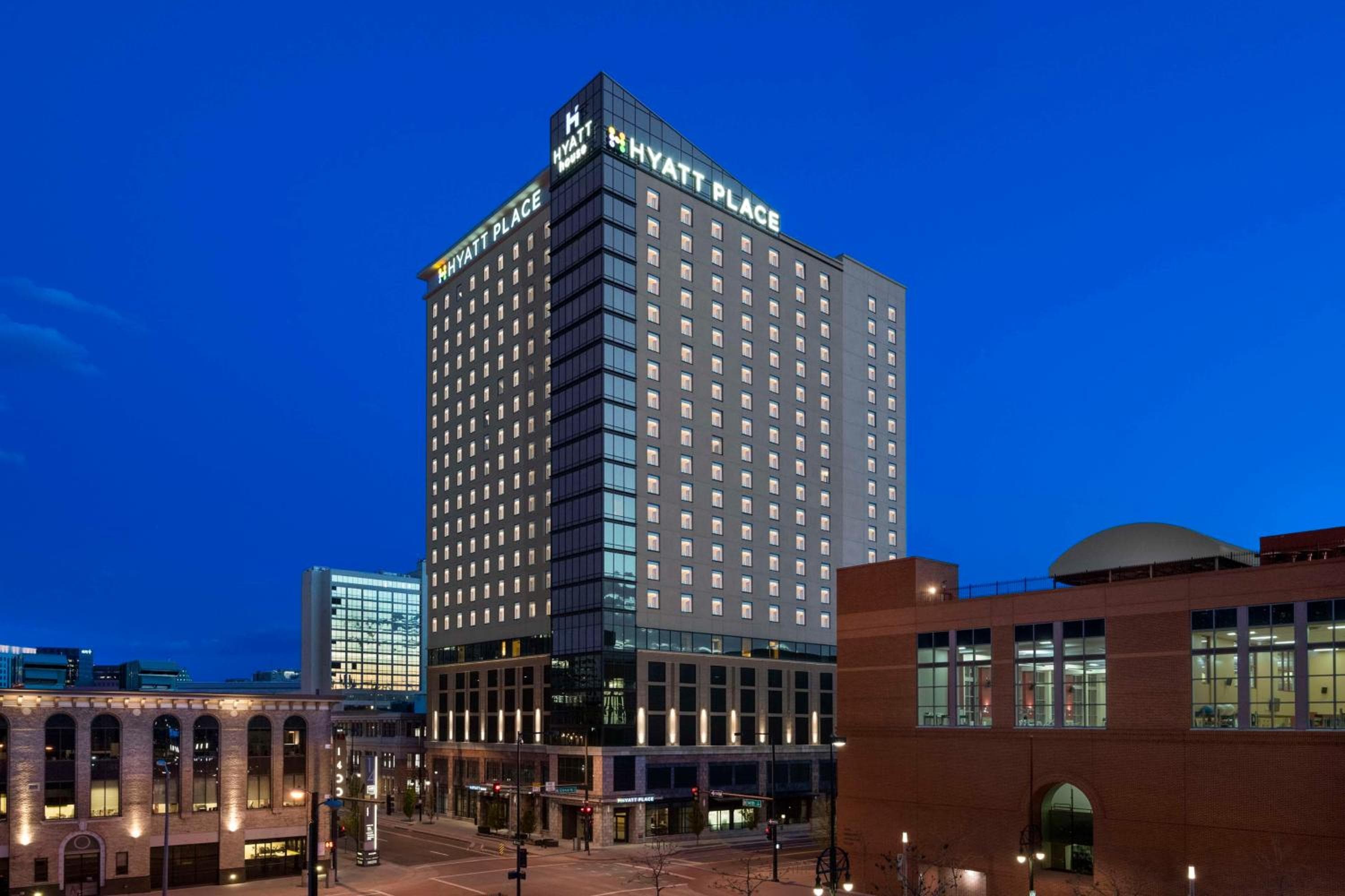 Hyatt House Denver Downtown: building