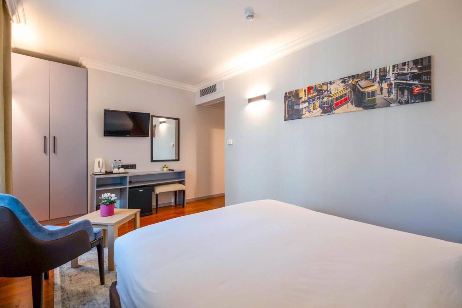 Marble Hotel: hotel room