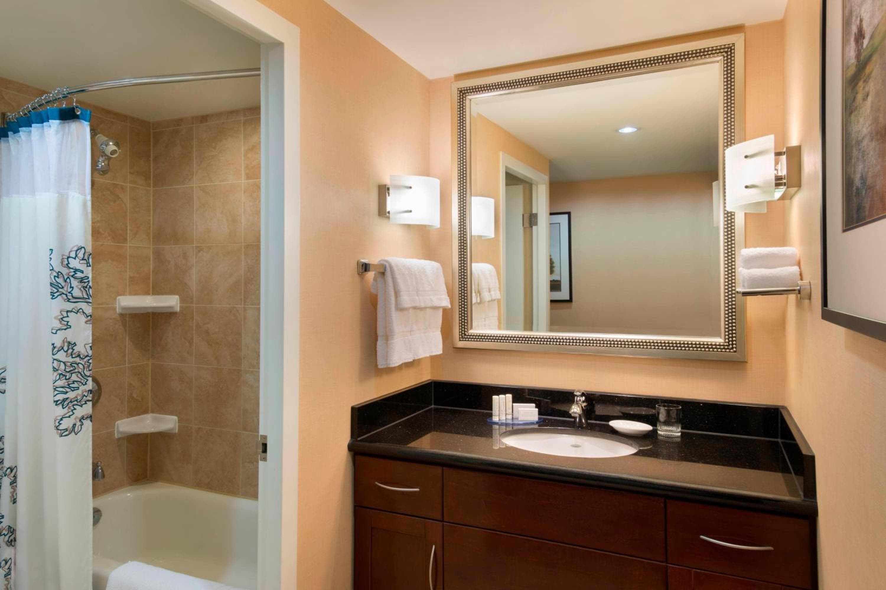 Residence Inn by Marriott Toronto Downtown / Entertainment District