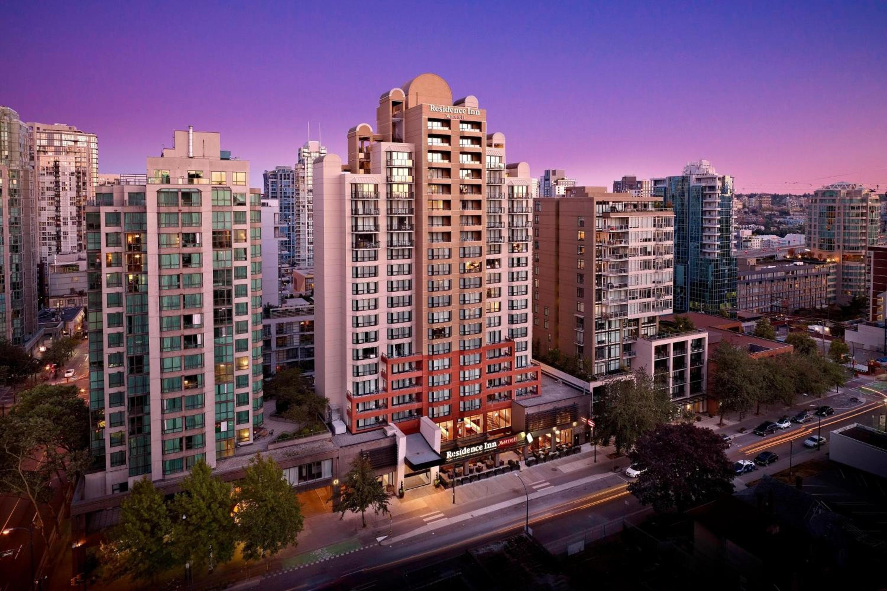 Residence Inn by Marriott Vancouver Downtown: building
