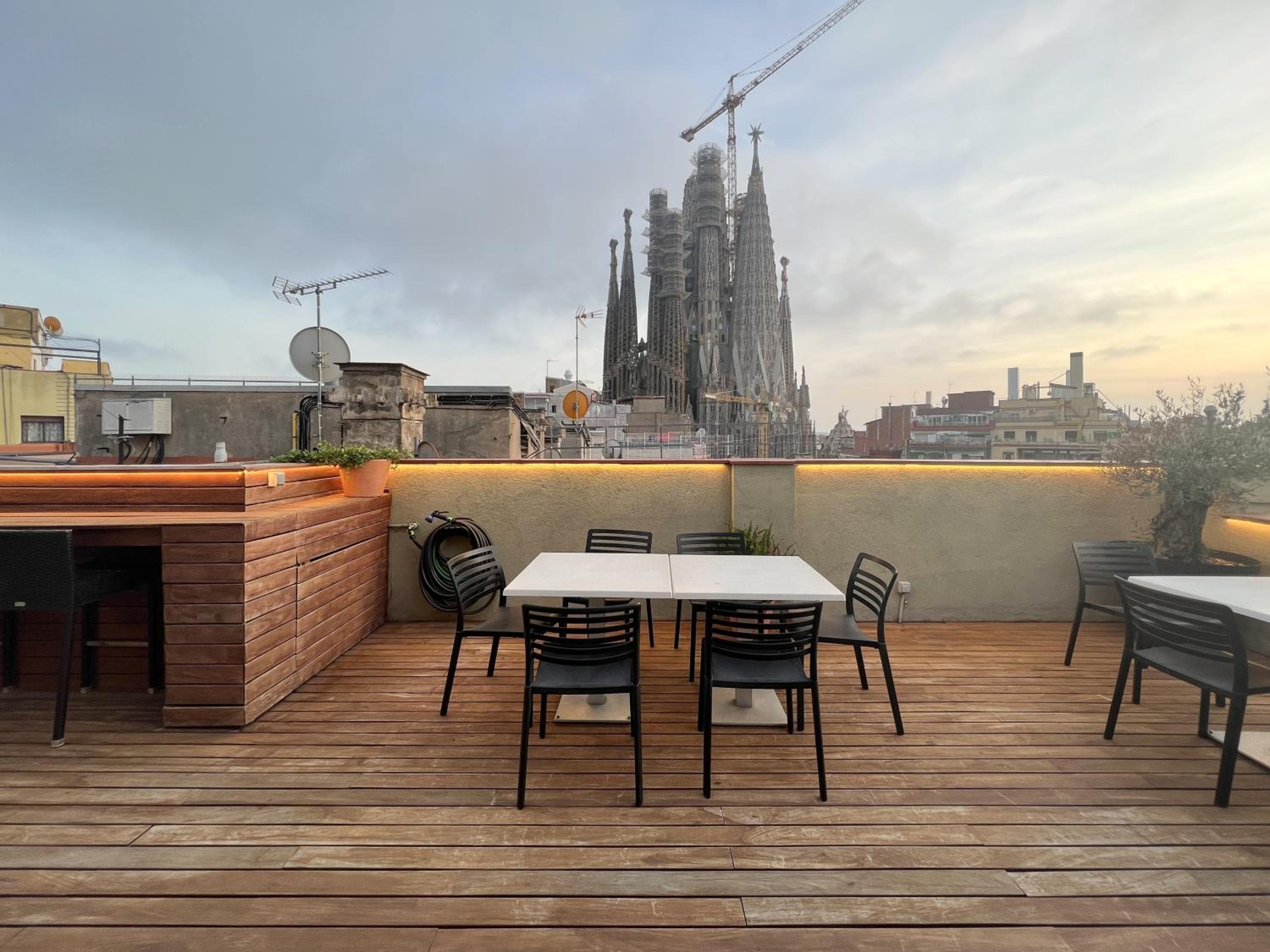 Enjoybcn Gaudi Apartments: roof