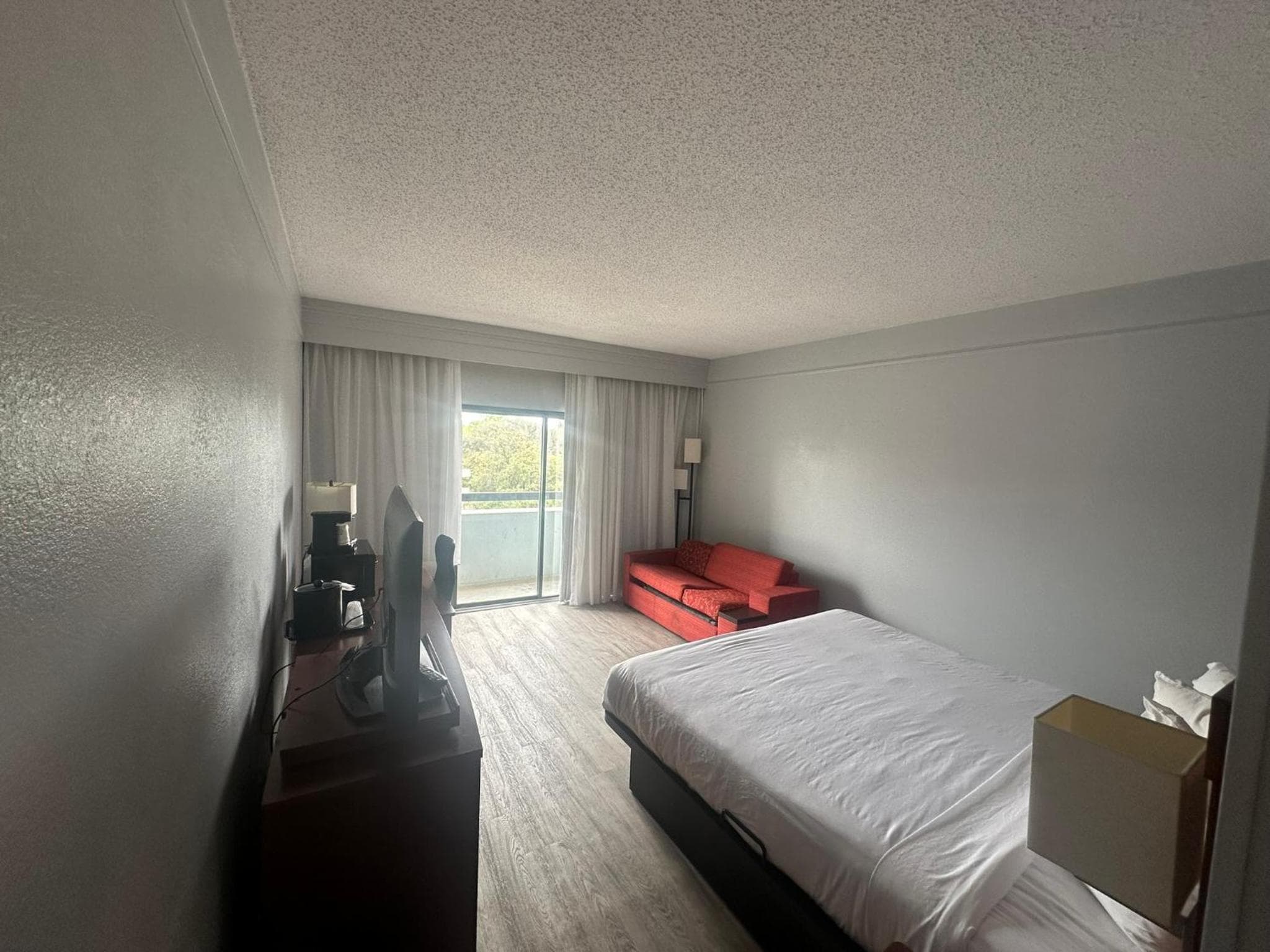 Super 8 by Wyndham Dallas Love Field Airport