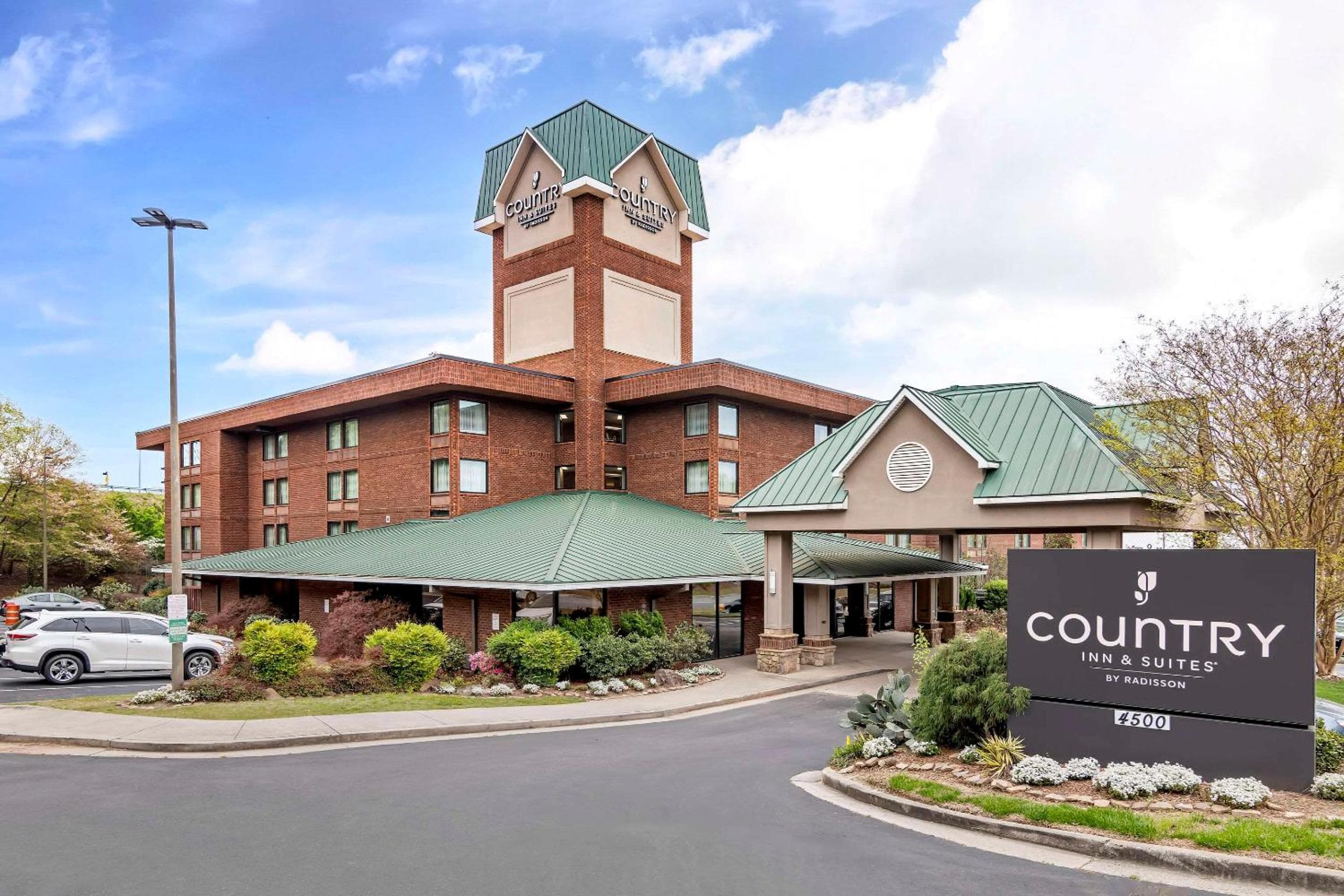 Country Inn & Suites by Radisson, Atlanta Galleria-Ballpark, GA: building