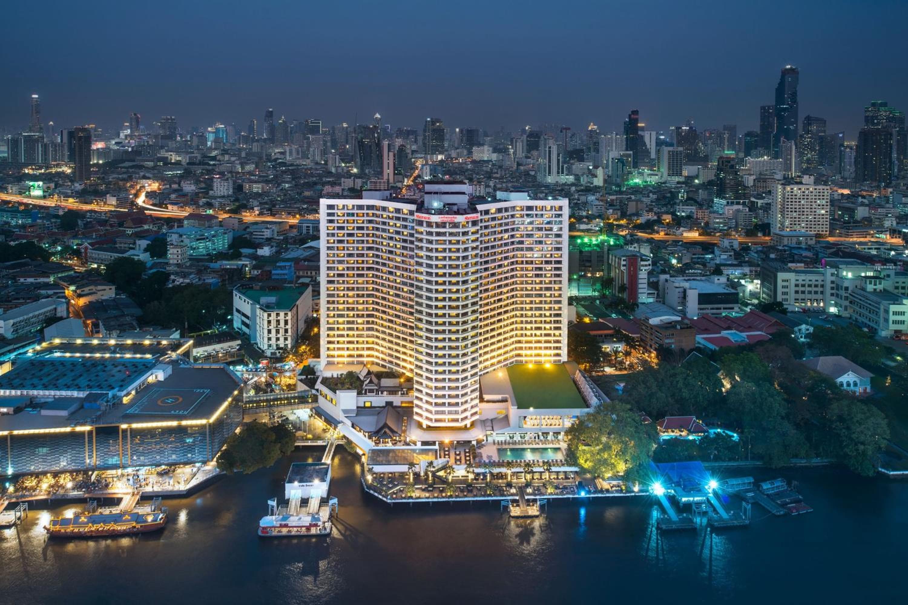 Royal Orchid Sheraton Riverside Hotel Bangkok: building
