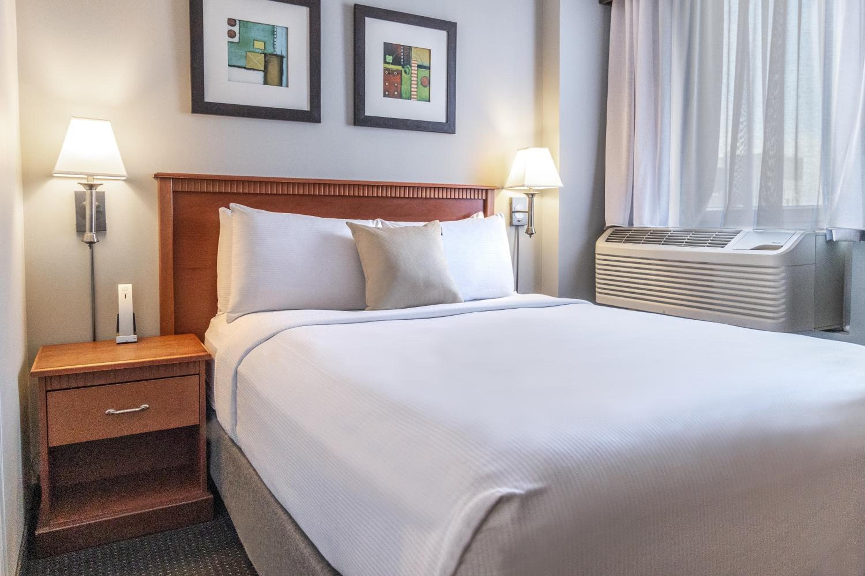 Hôtel Saint-Laurent Montréal: bedroom