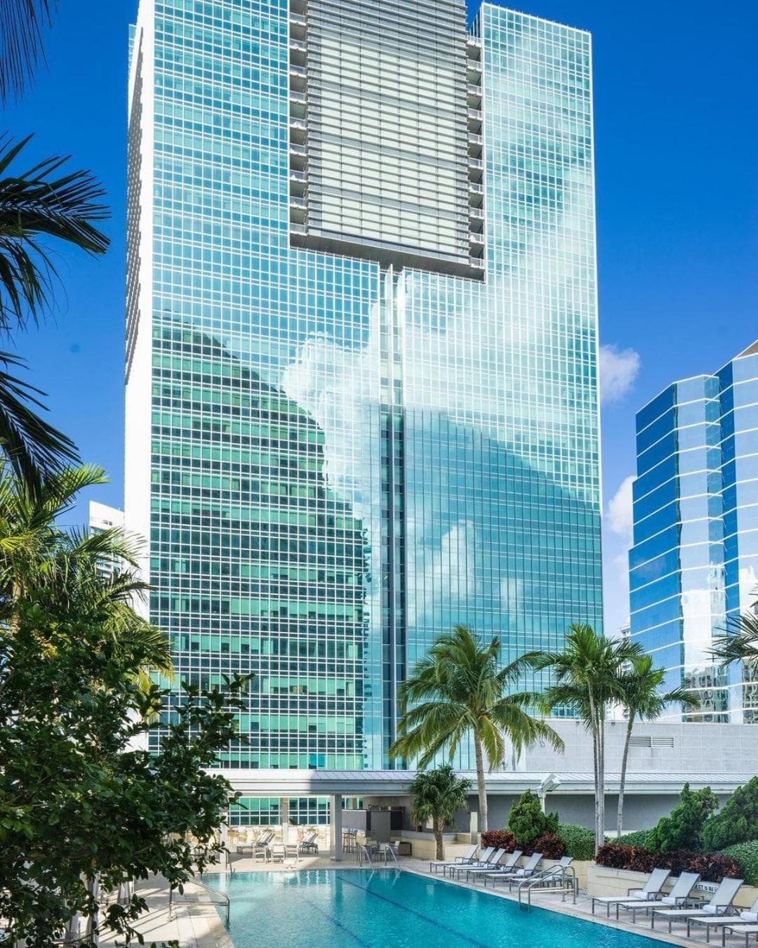 Brickell Arch Residences Free Parking by Palermo Home Miami: building