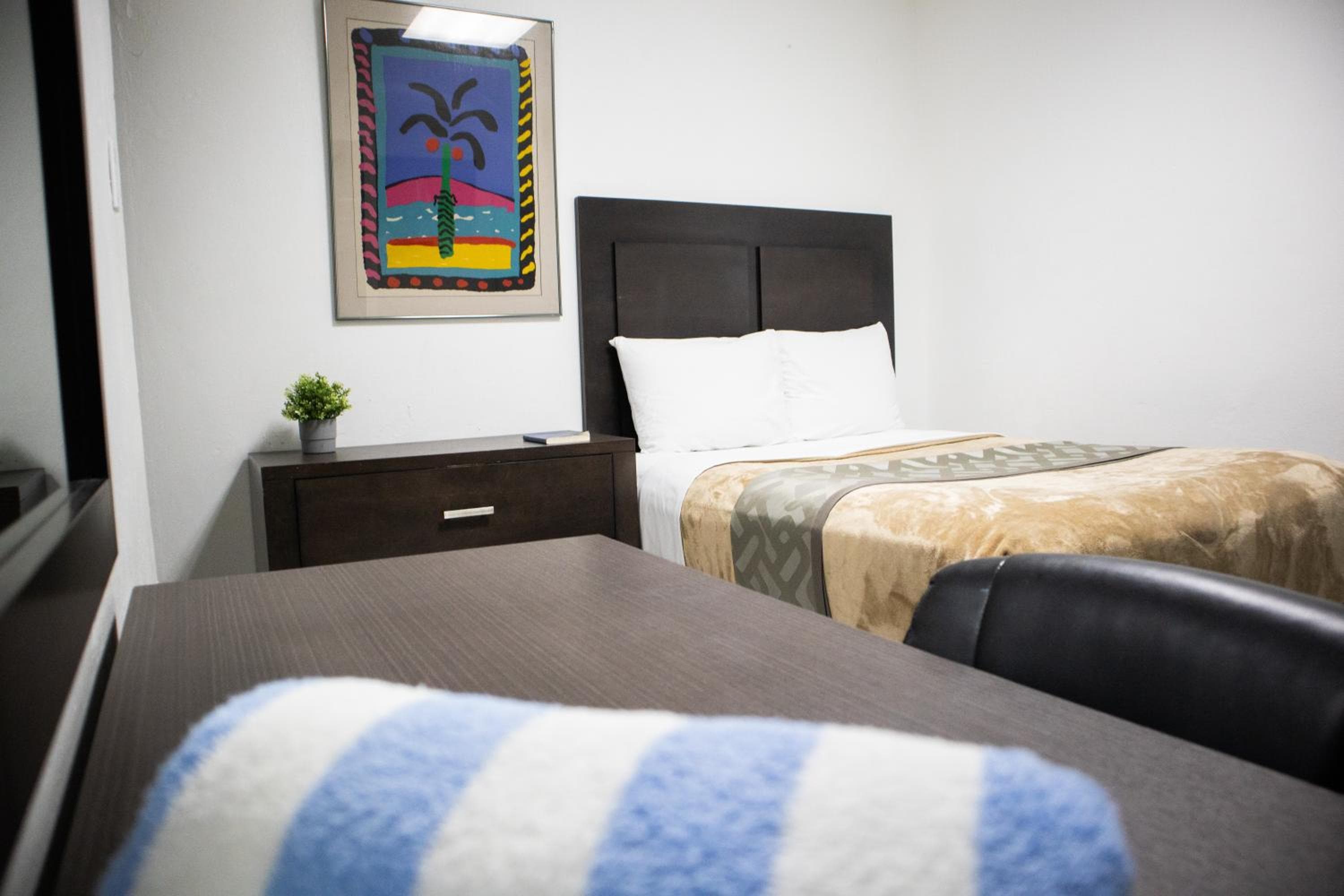 Borinquen Beach Inn