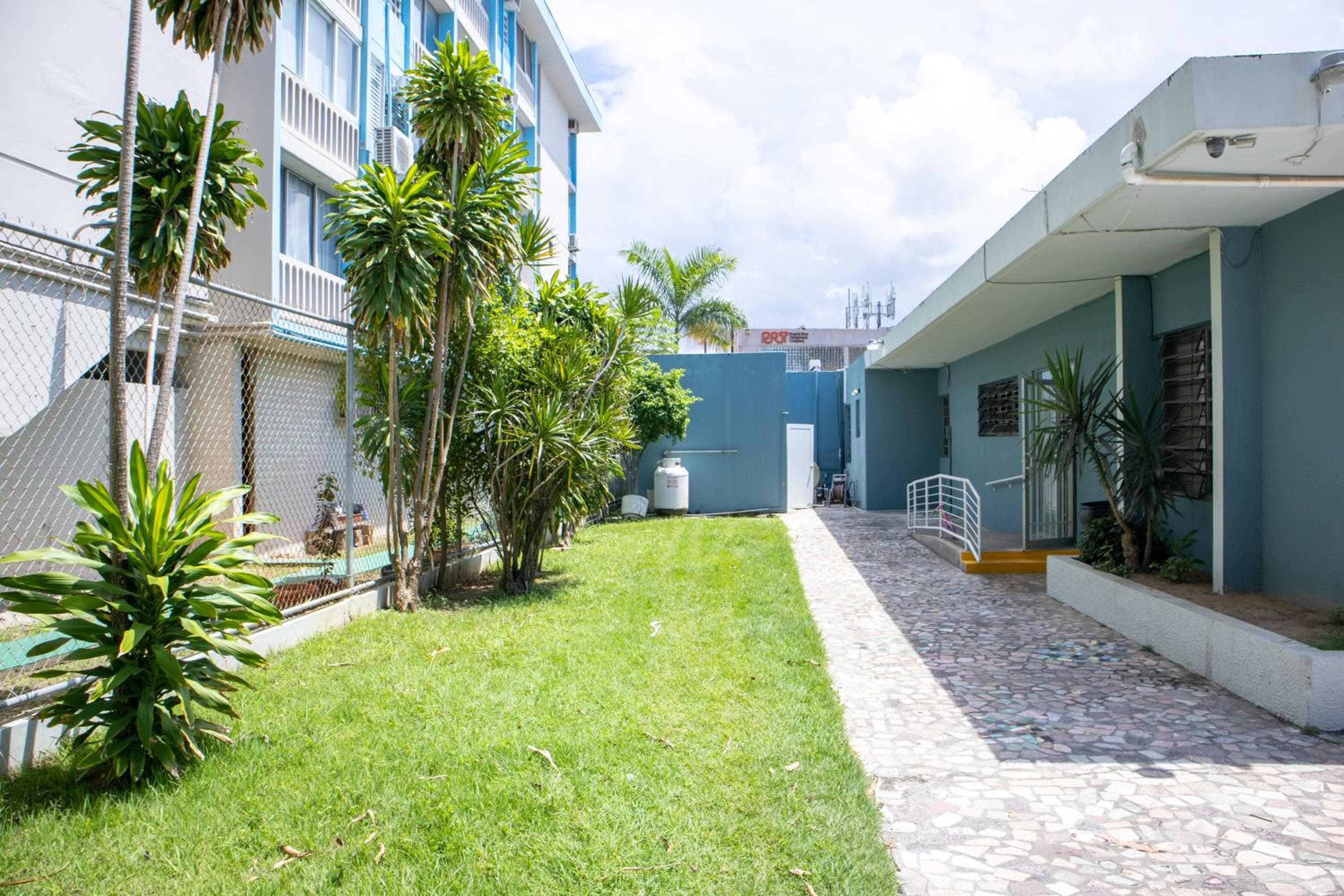 Borinquen Beach Inn