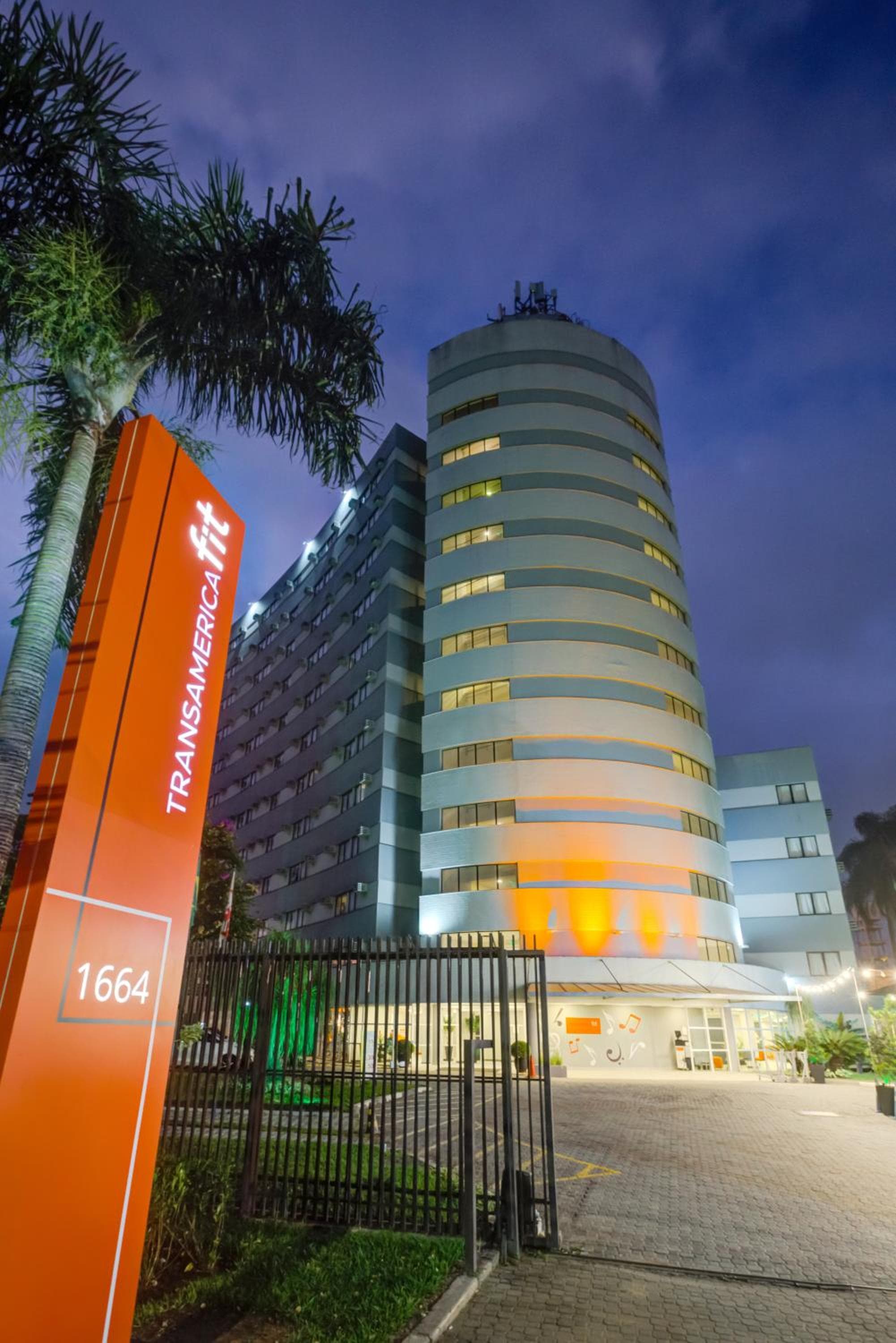 Transamerica Fit Villa Lobos: building