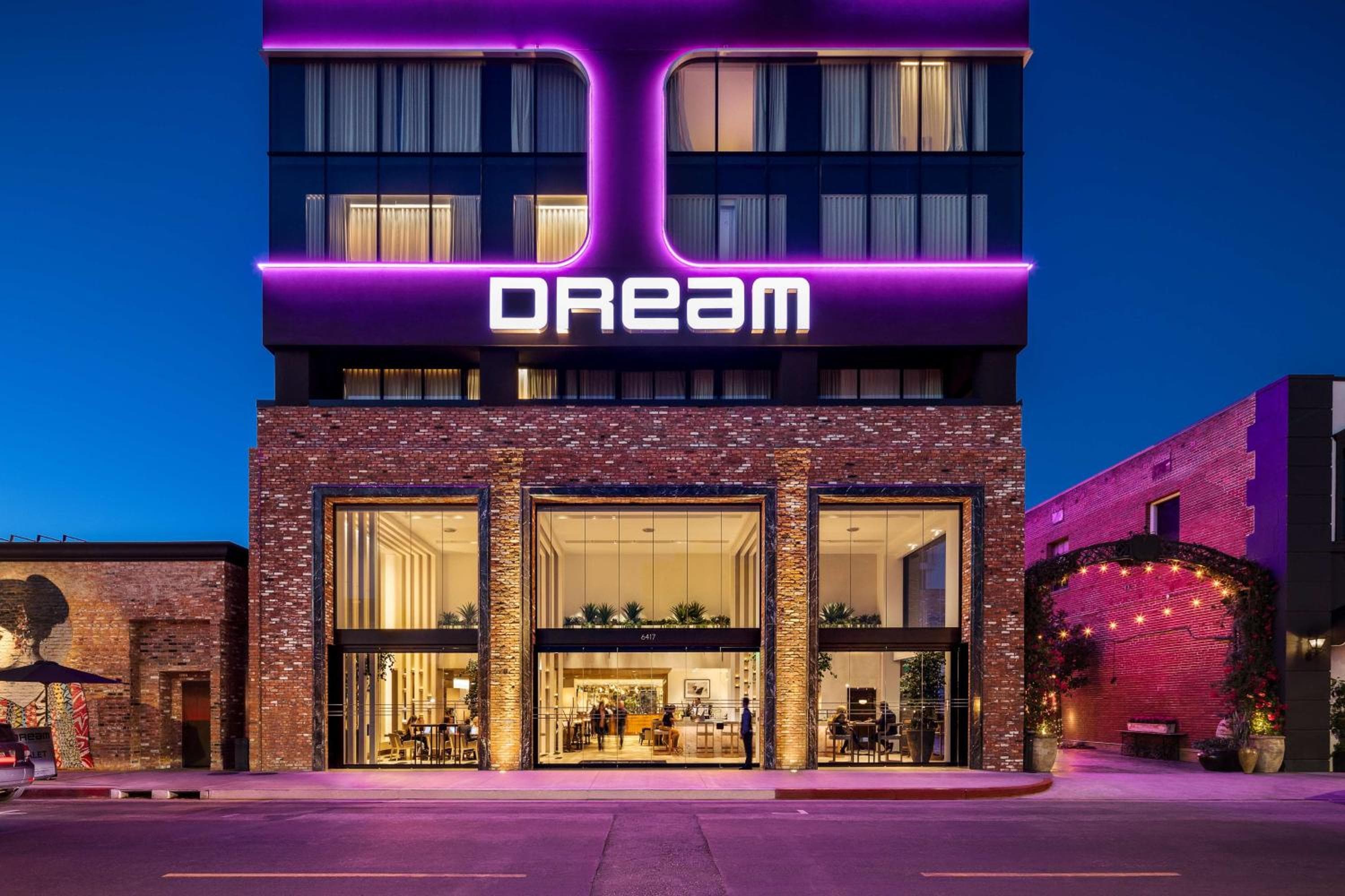 Dream Hollywood, by Hyatt: building