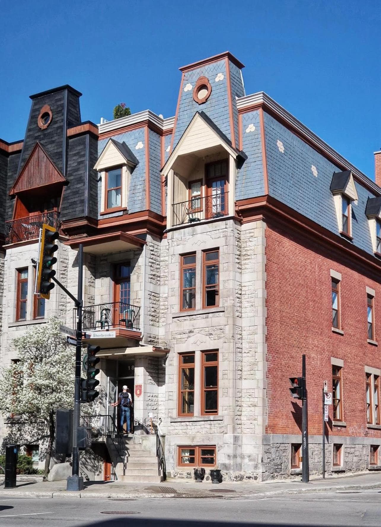 Auberge du Plateau: building