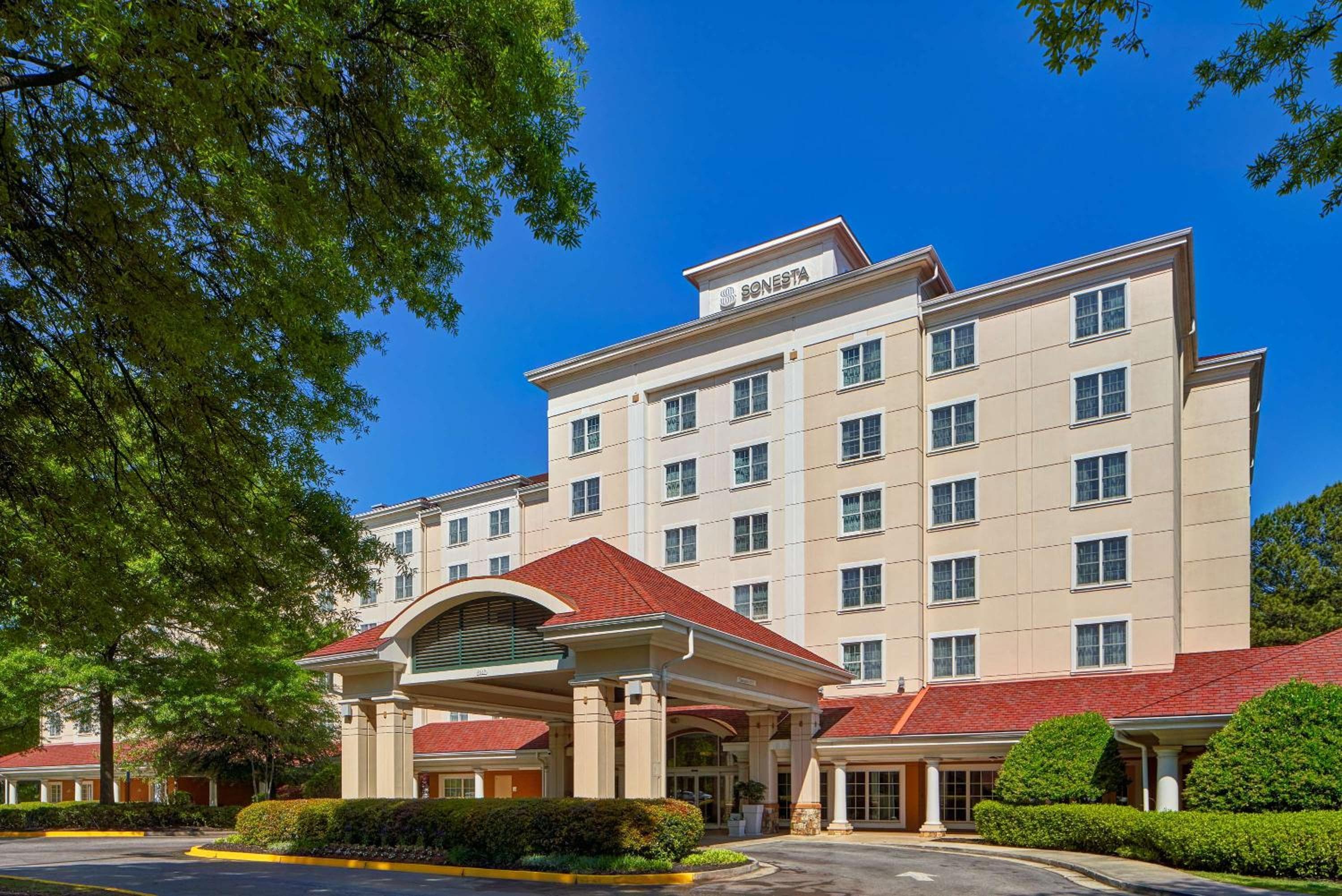 Sonesta Atlanta Airport South: building