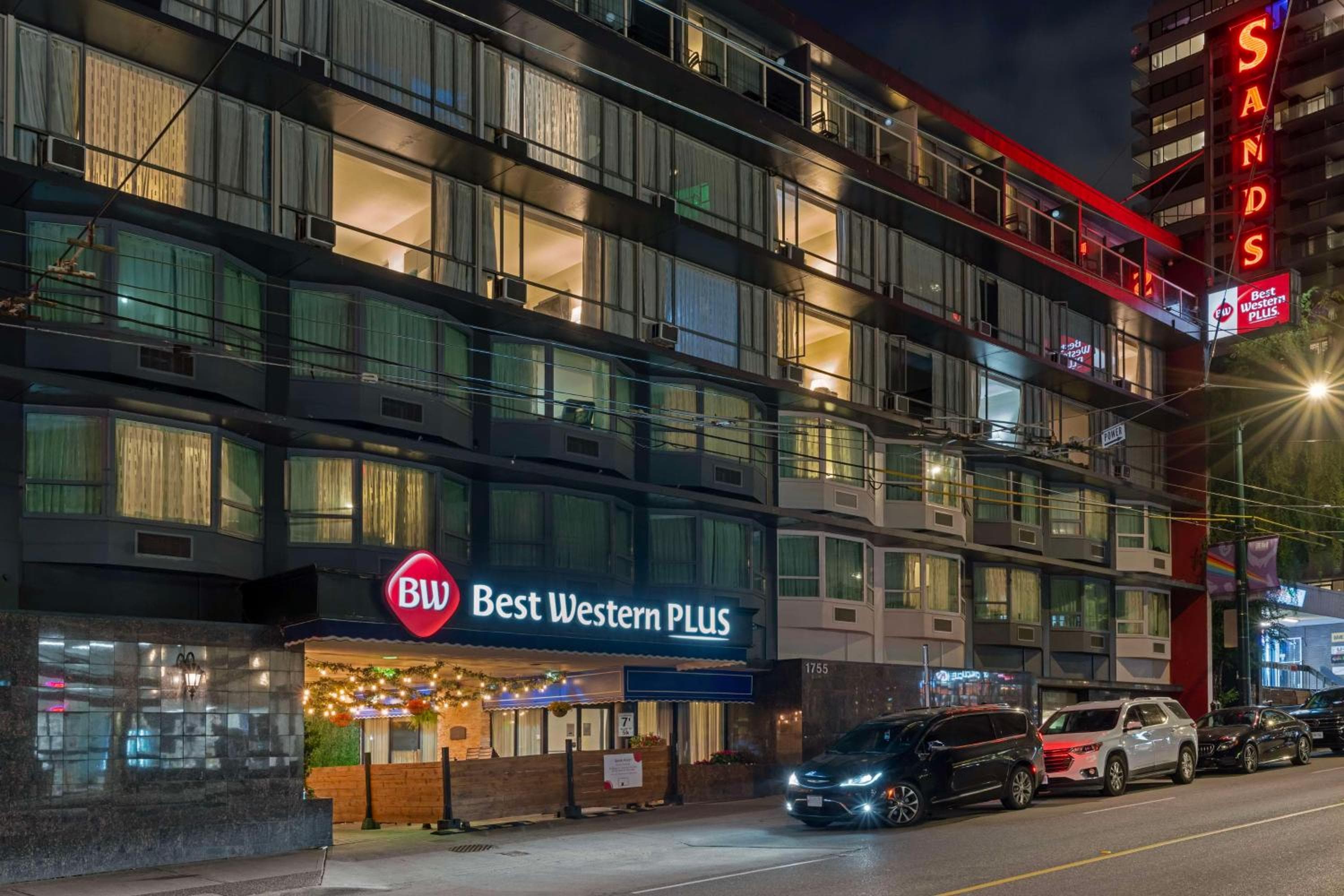 Best Western Plus Sands: building