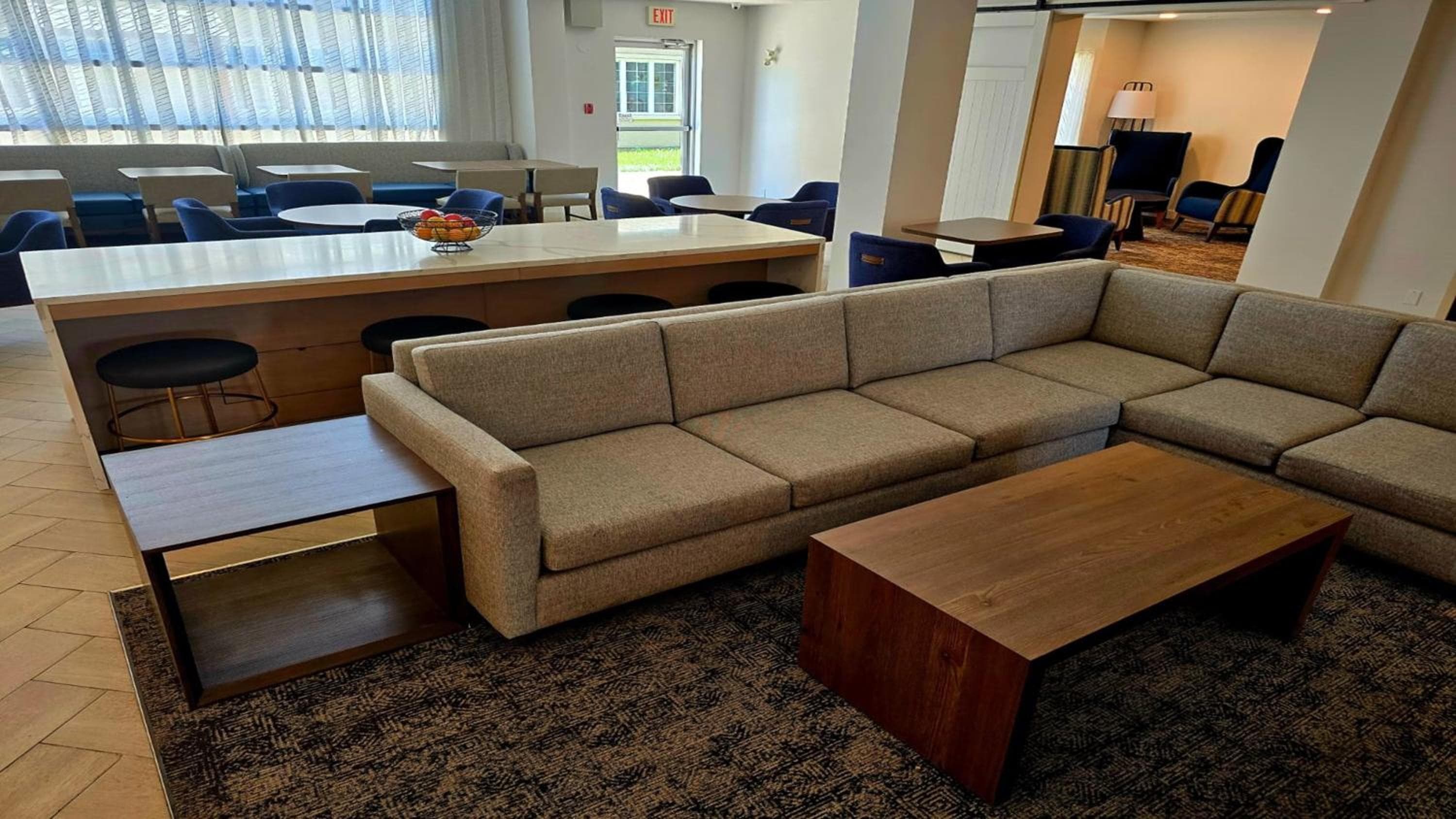 Staybridge Suites - Calgary Airport by IHG: lounge