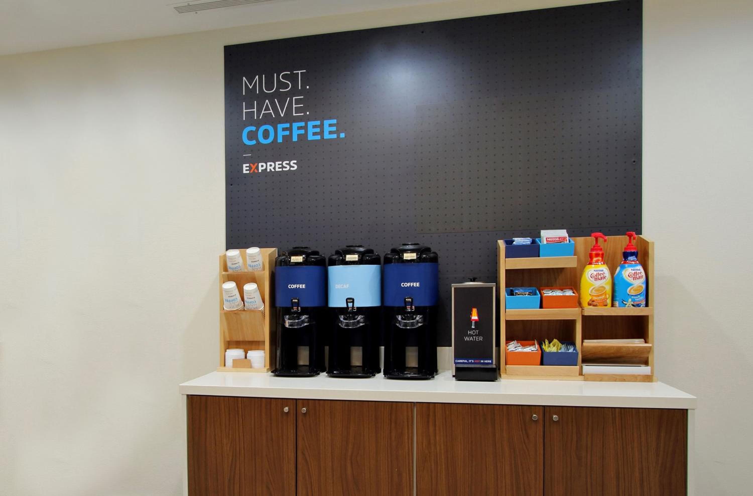 Holiday Inn Express & Suites Toronto Airport South by IHG