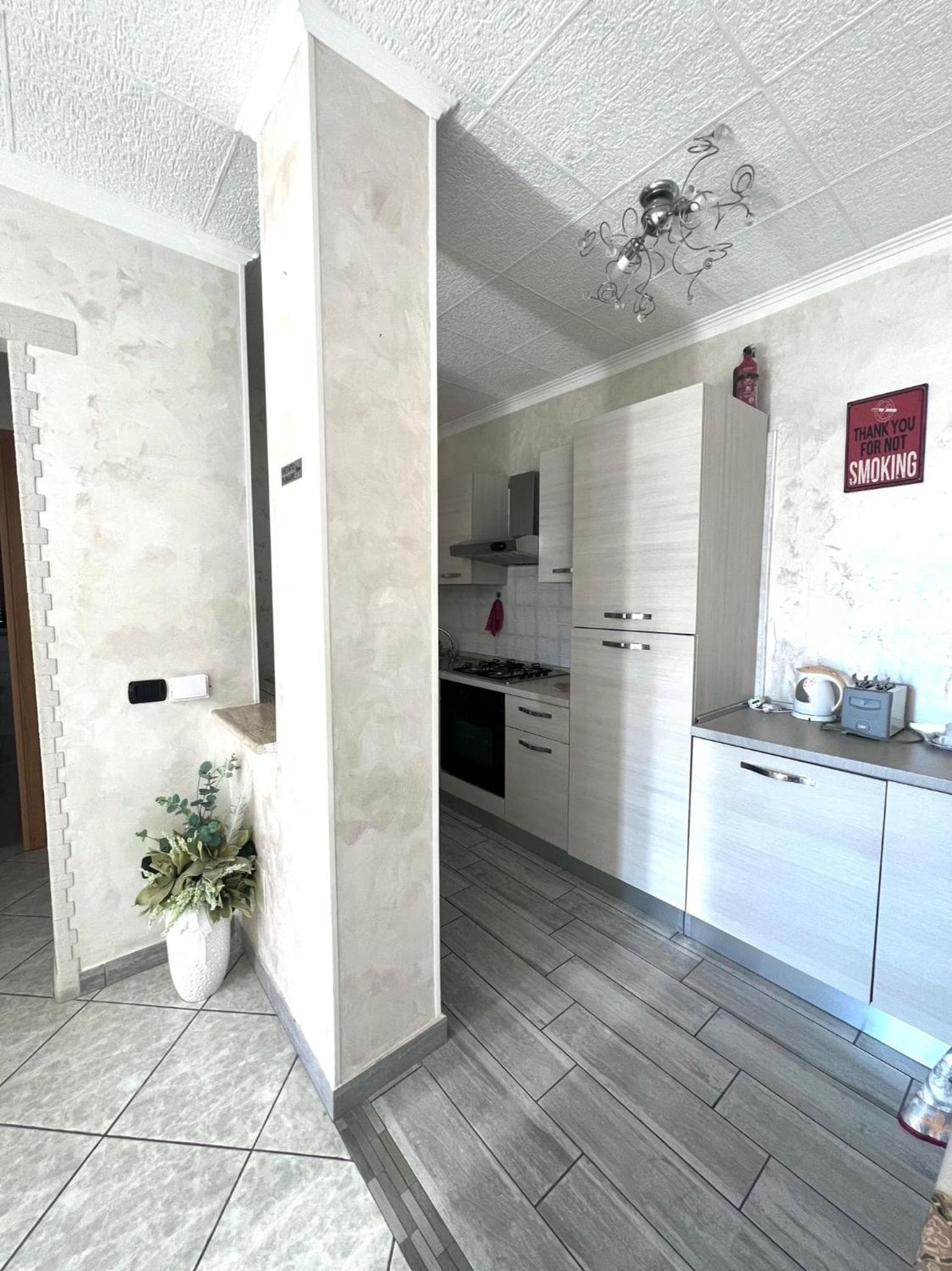 SEA apartment: kitchen