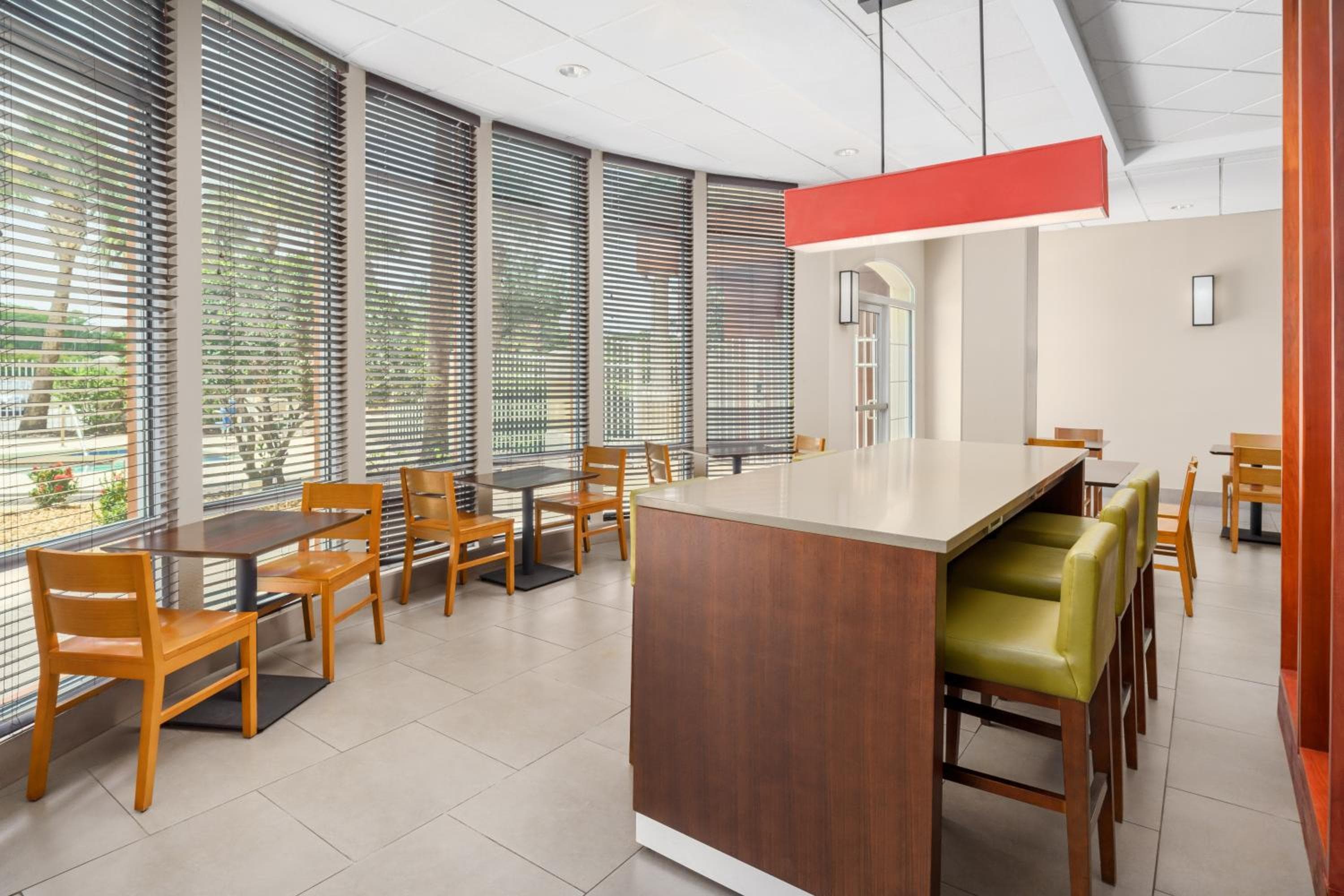 Country Inn & Suites by Radisson, Orlando Airport, FL
