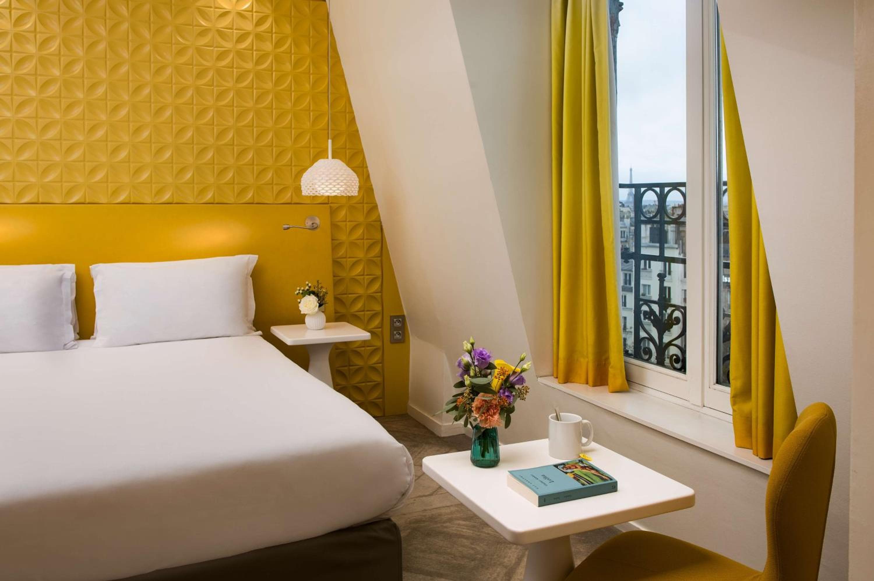 NH Paris Gare de l'Est: hotel room