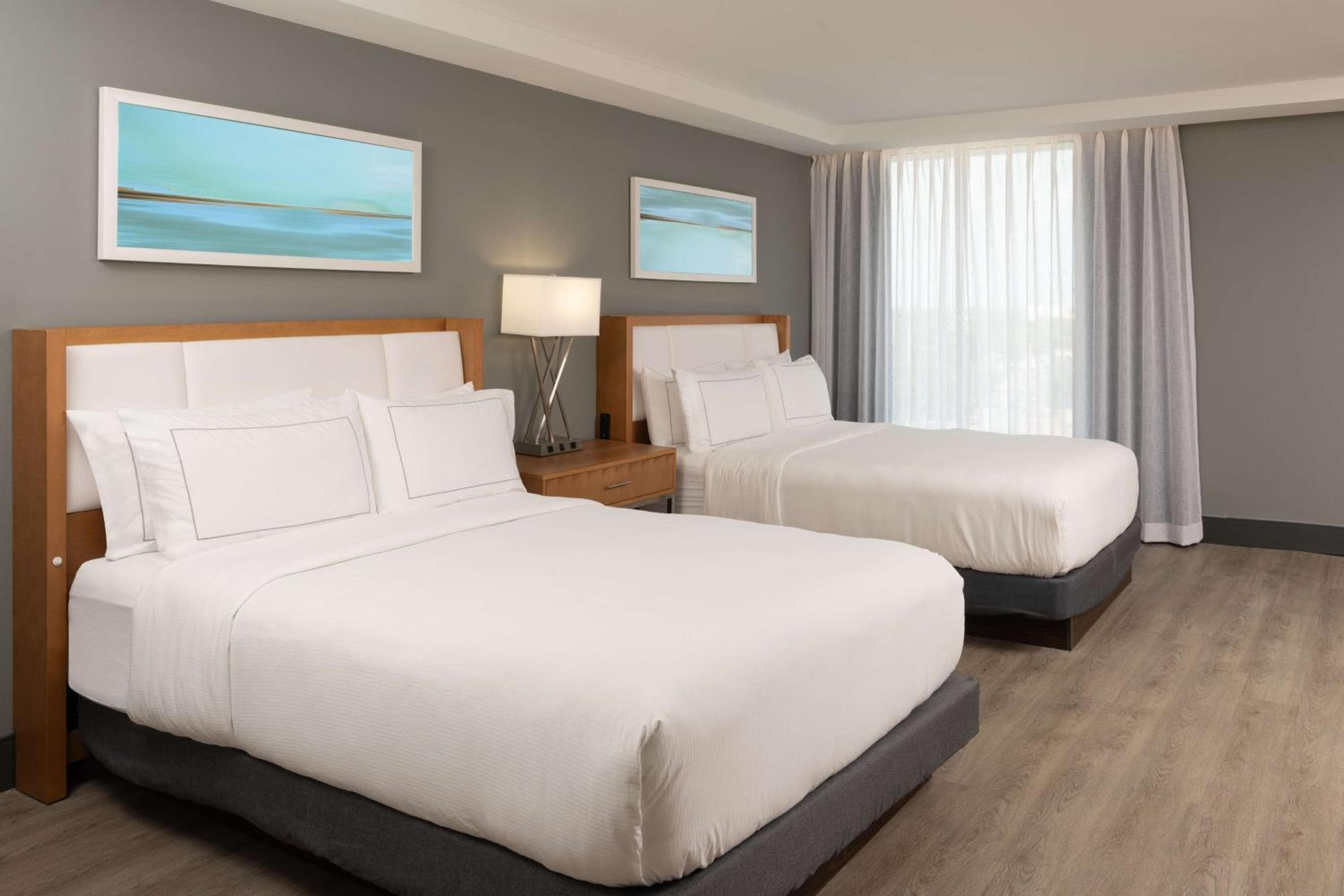 DoubleTree by Hilton Miami North I-95: hotel room