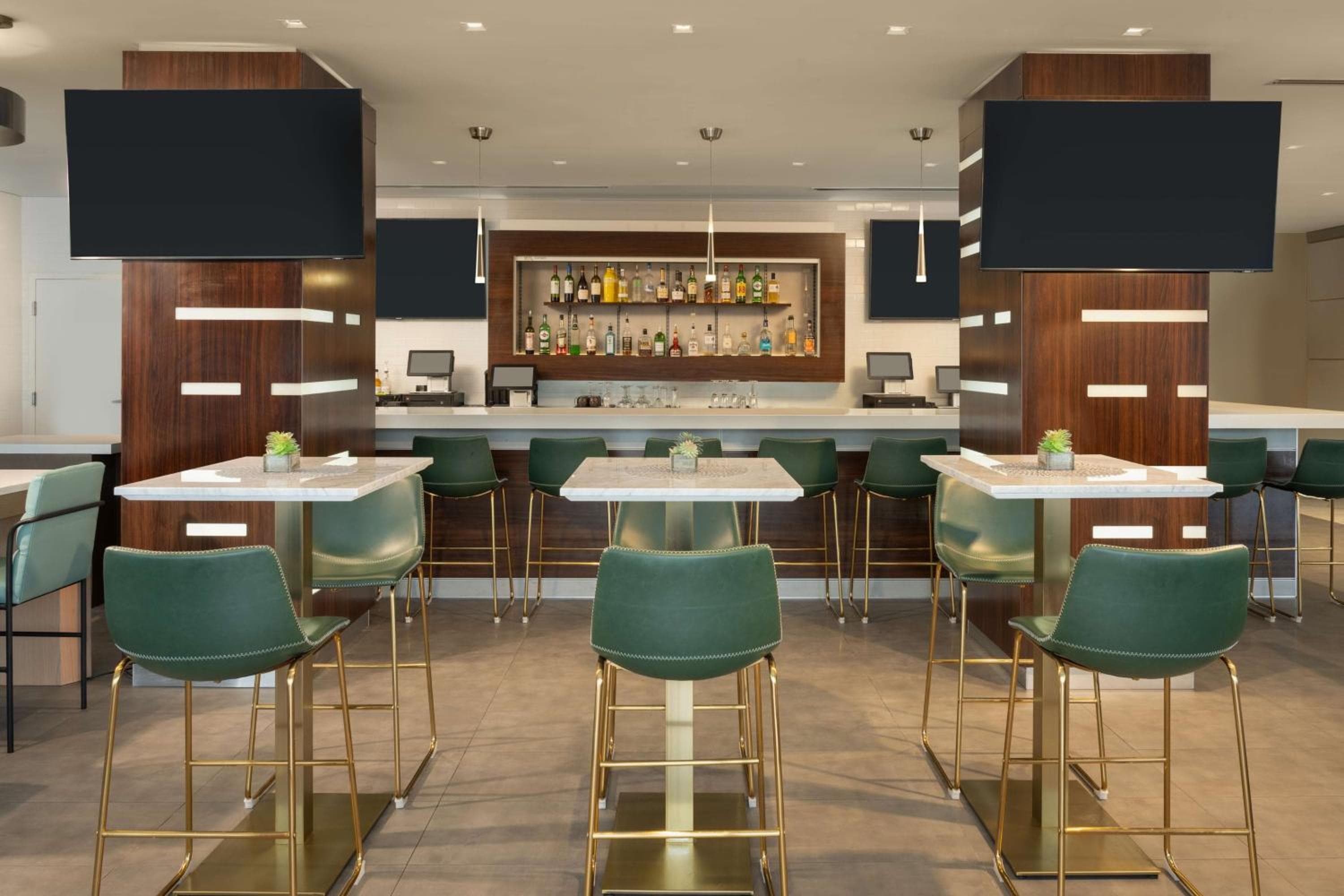 DoubleTree by Hilton Miami North I-95: dining