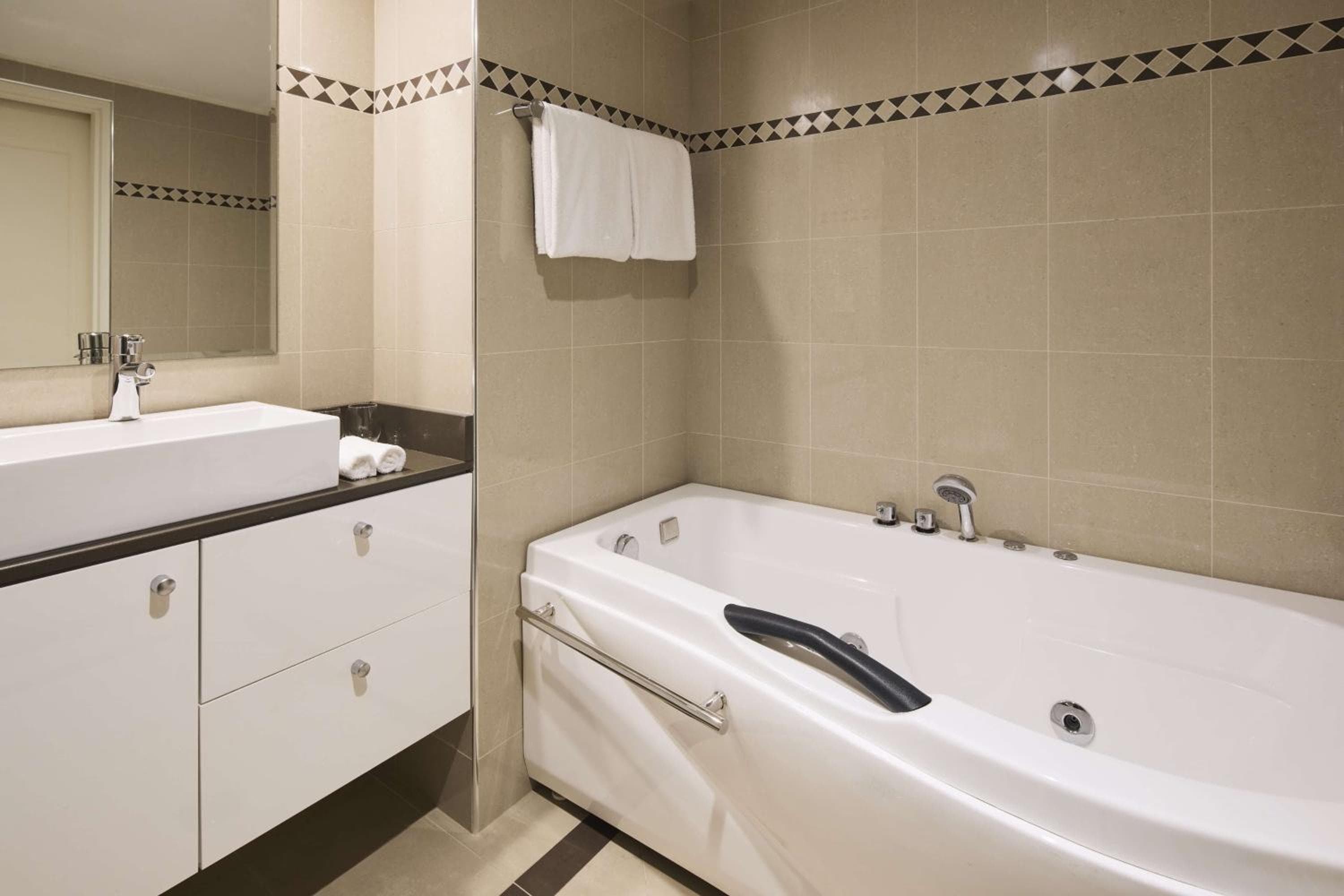 Rydges World Square