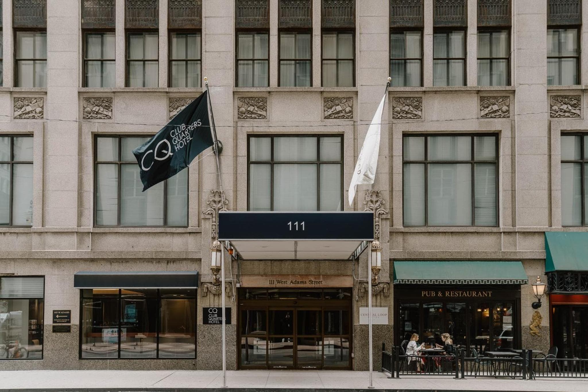 Club Quarters Hotel Central Loop, Chicago: building
