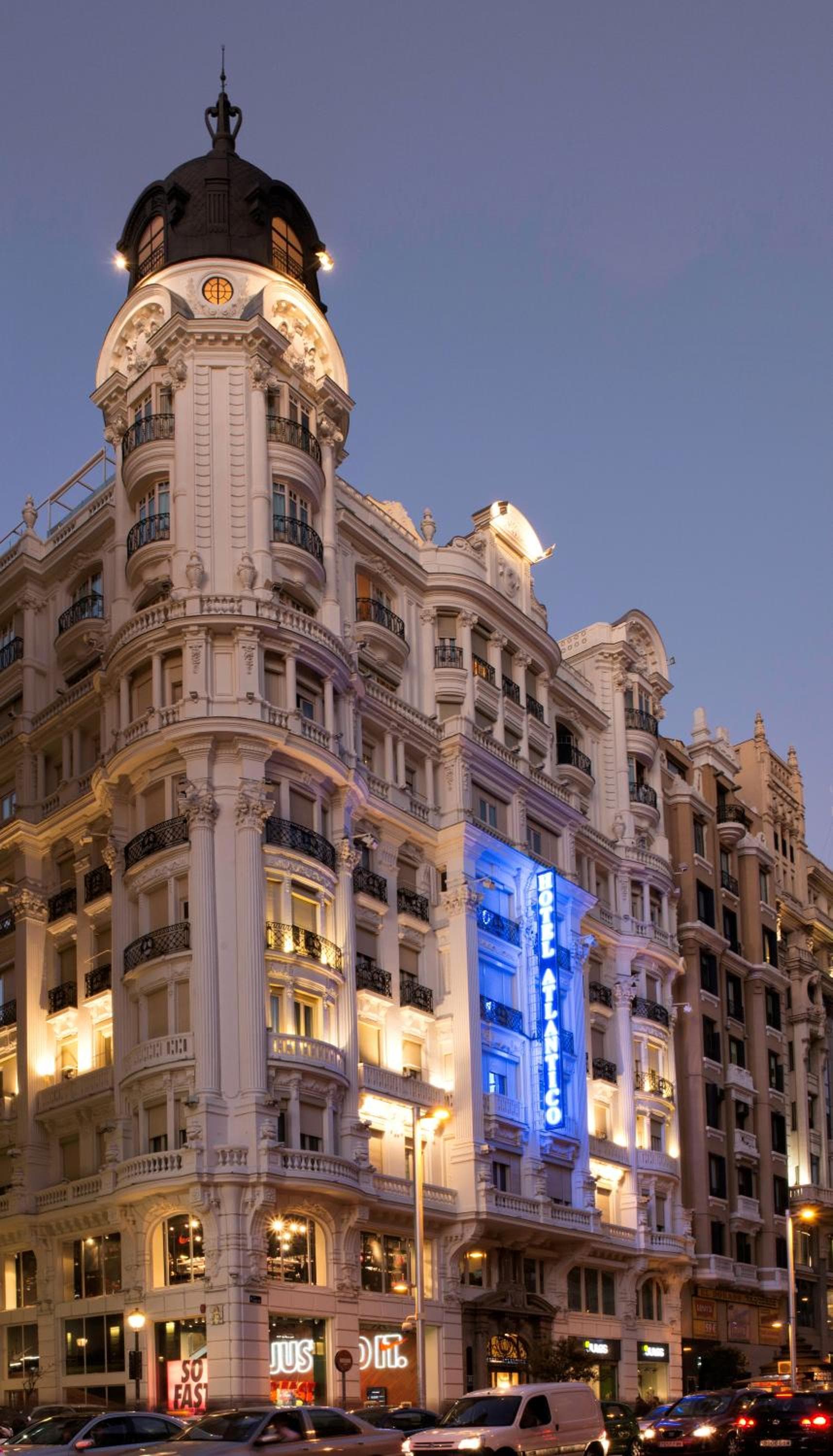 Hotel Atlántico: building
