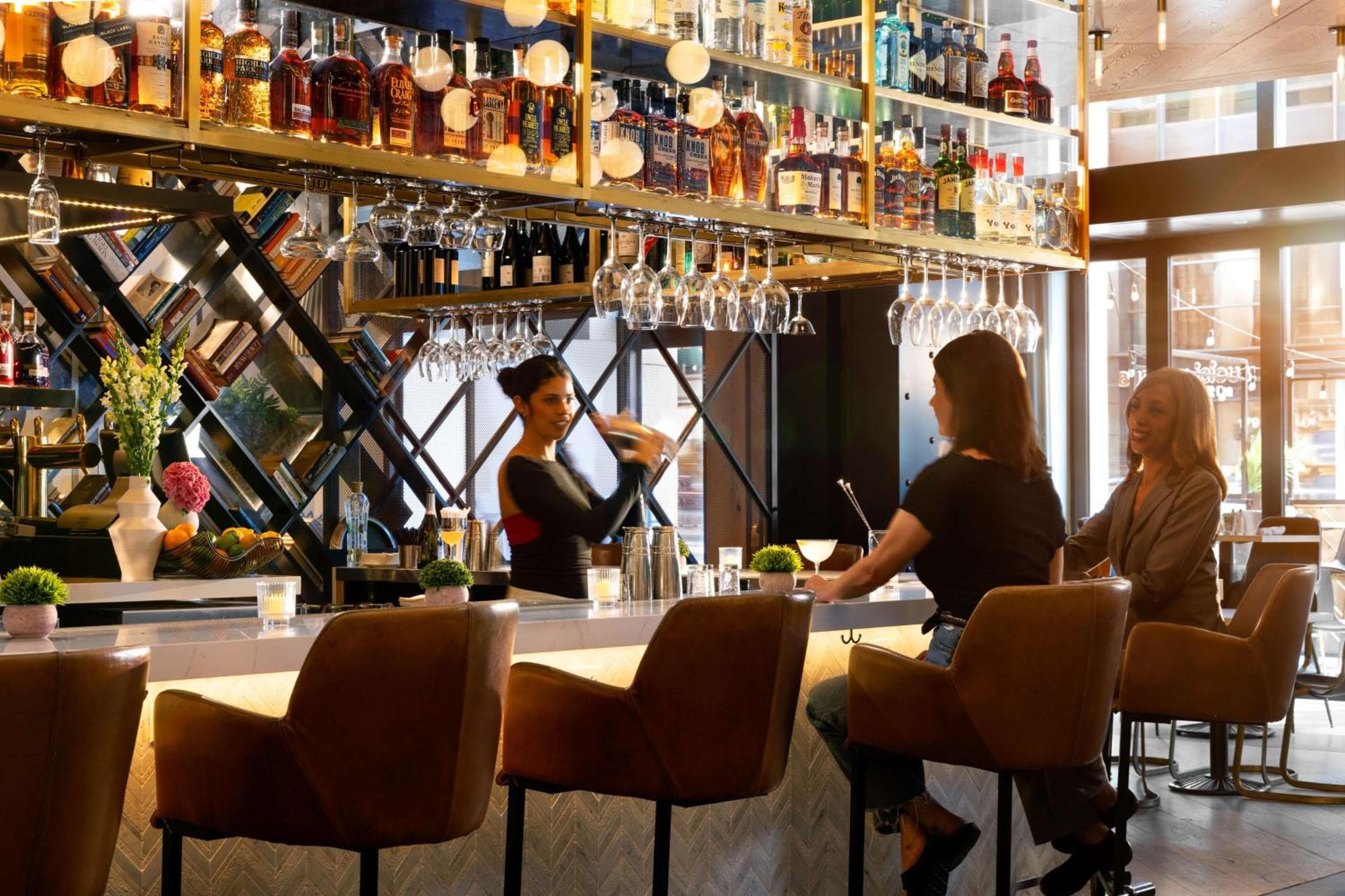 Arlo Chicago: dining