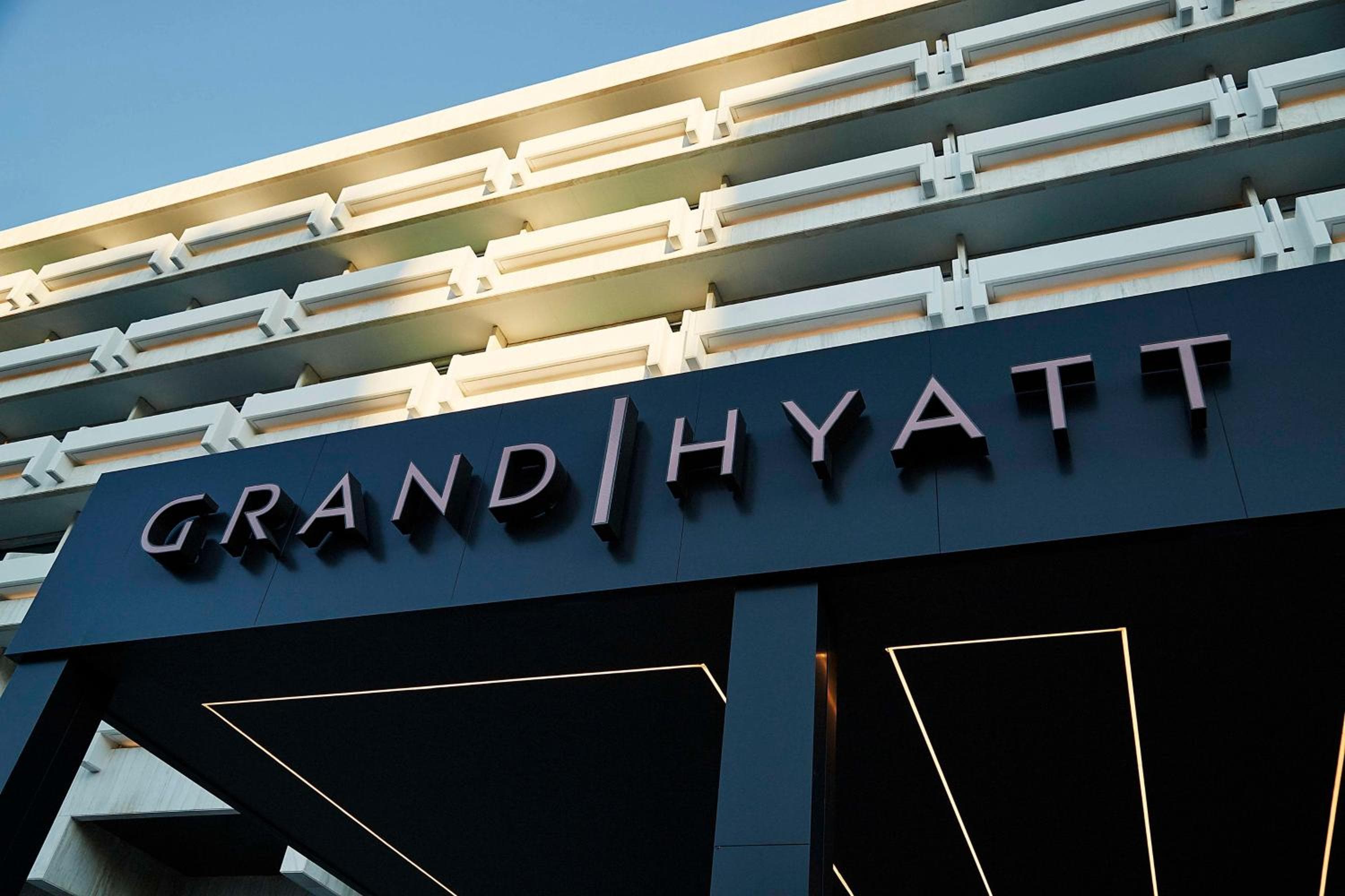 Grand Hyatt Athens: building