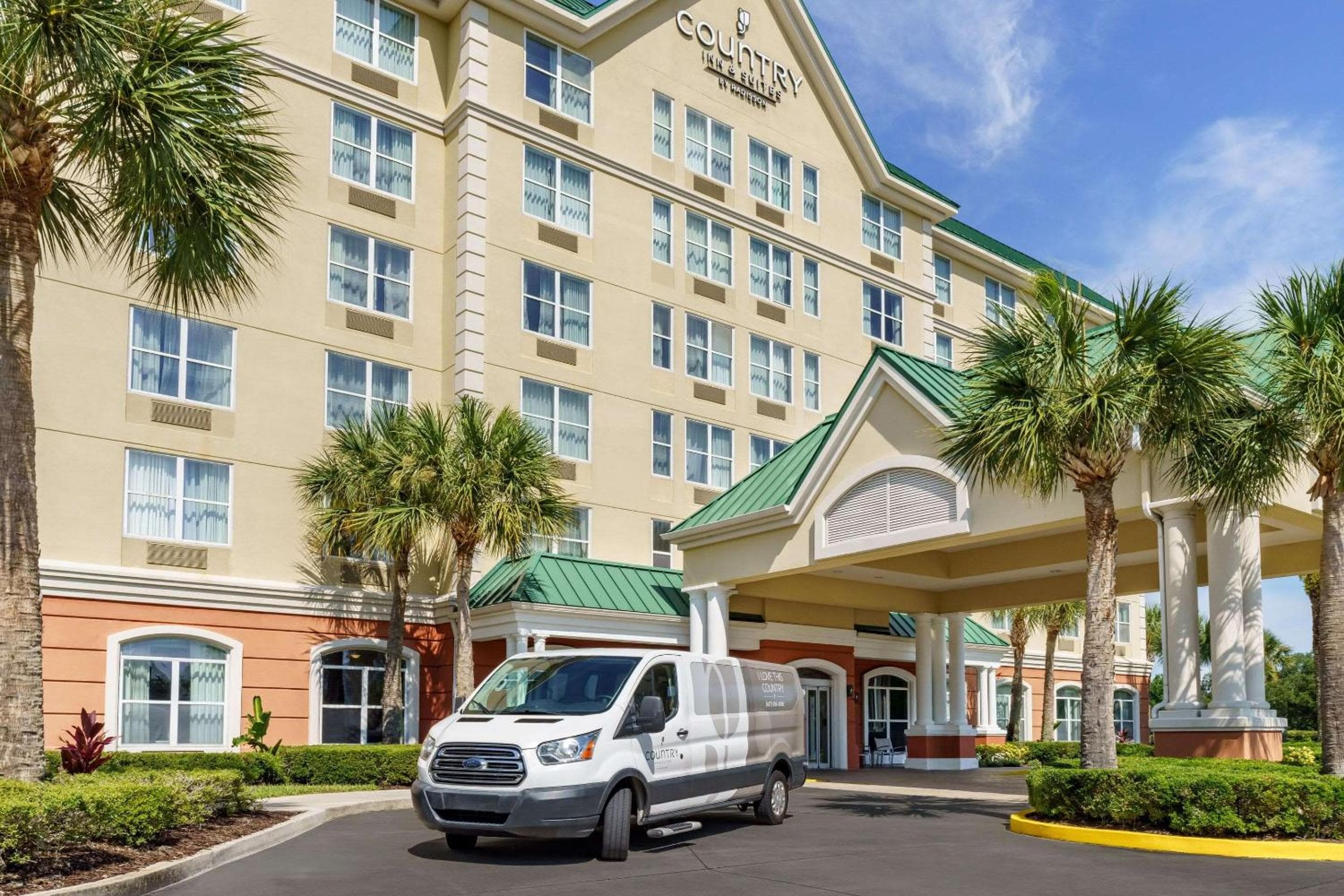 Country Inn & Suites by Radisson, Orlando Airport, FL: building