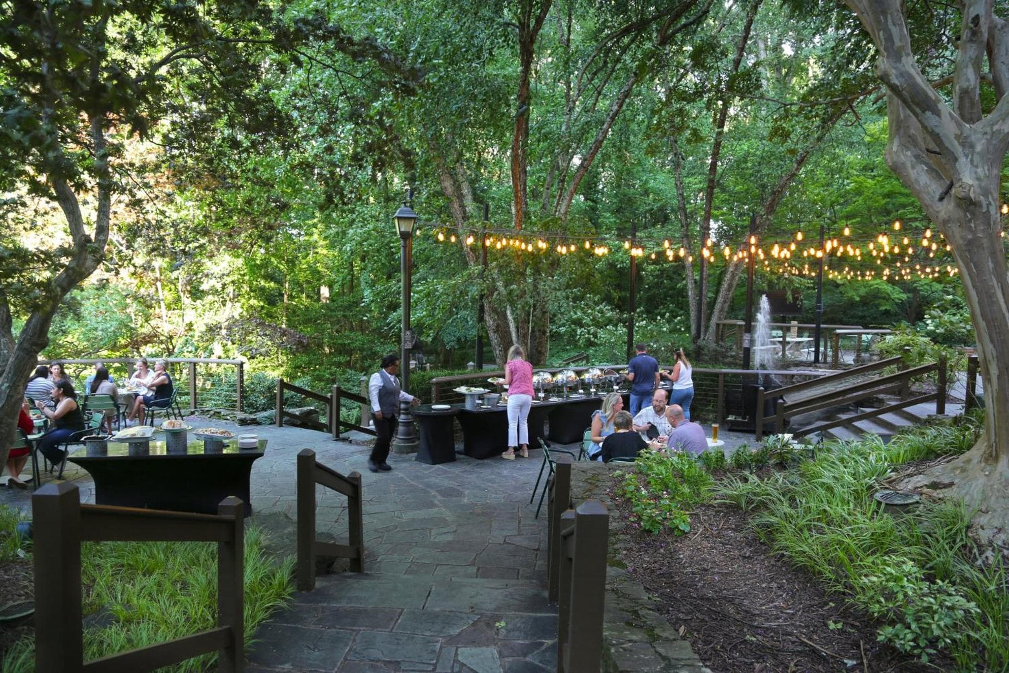 Crowne Plaza Atlanta Perimeter at Ravinia by IHG