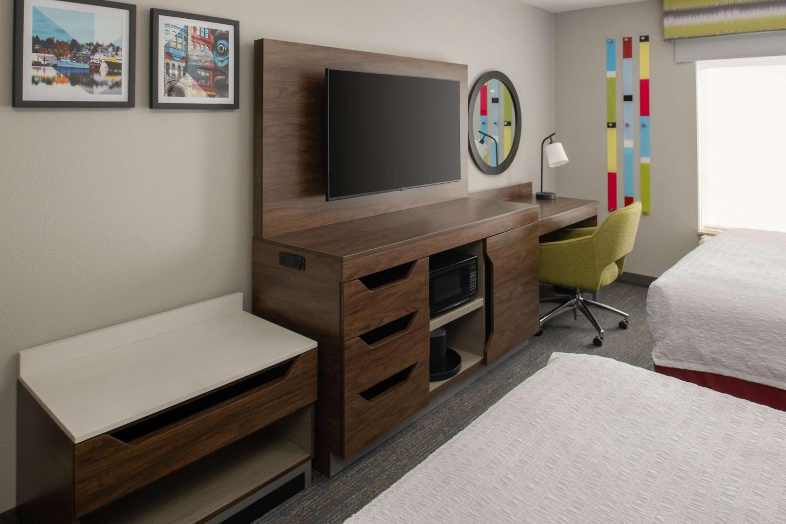Hampton Inn and Suites Seattle - Airport / 28th Avenue