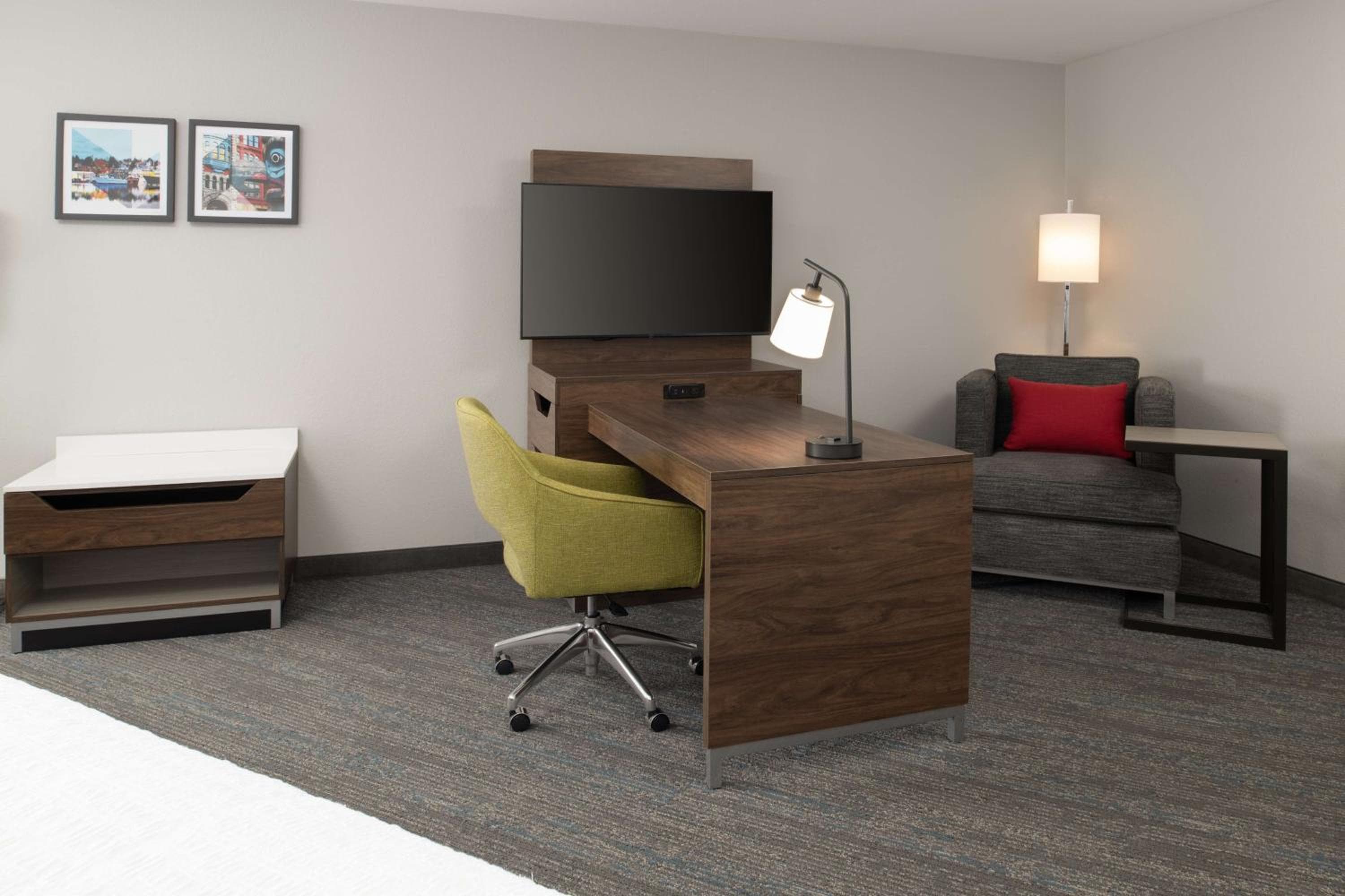 Hampton Inn and Suites Seattle - Airport / 28th Avenue