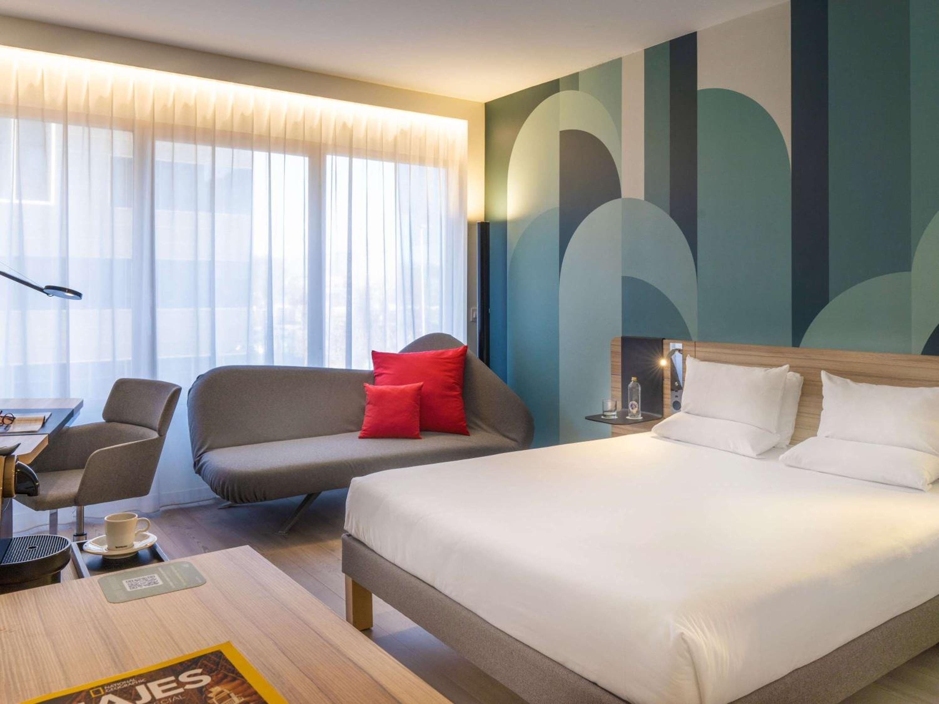 Novotel Madrid Feria and Airport: hotel room