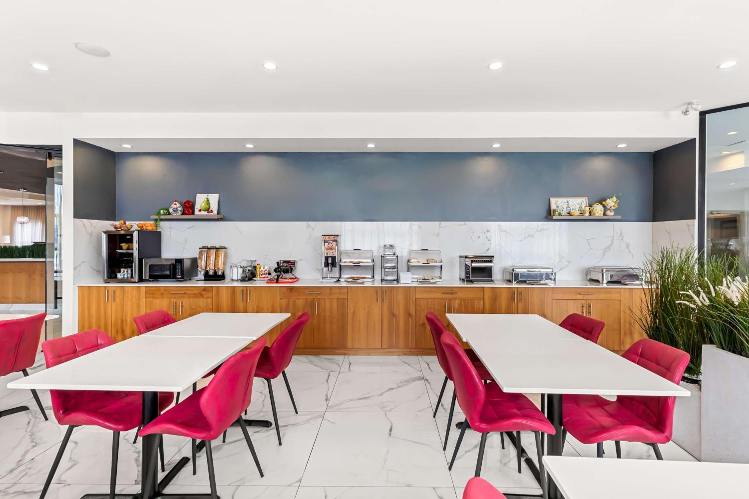 Best Western Plus Montreal East