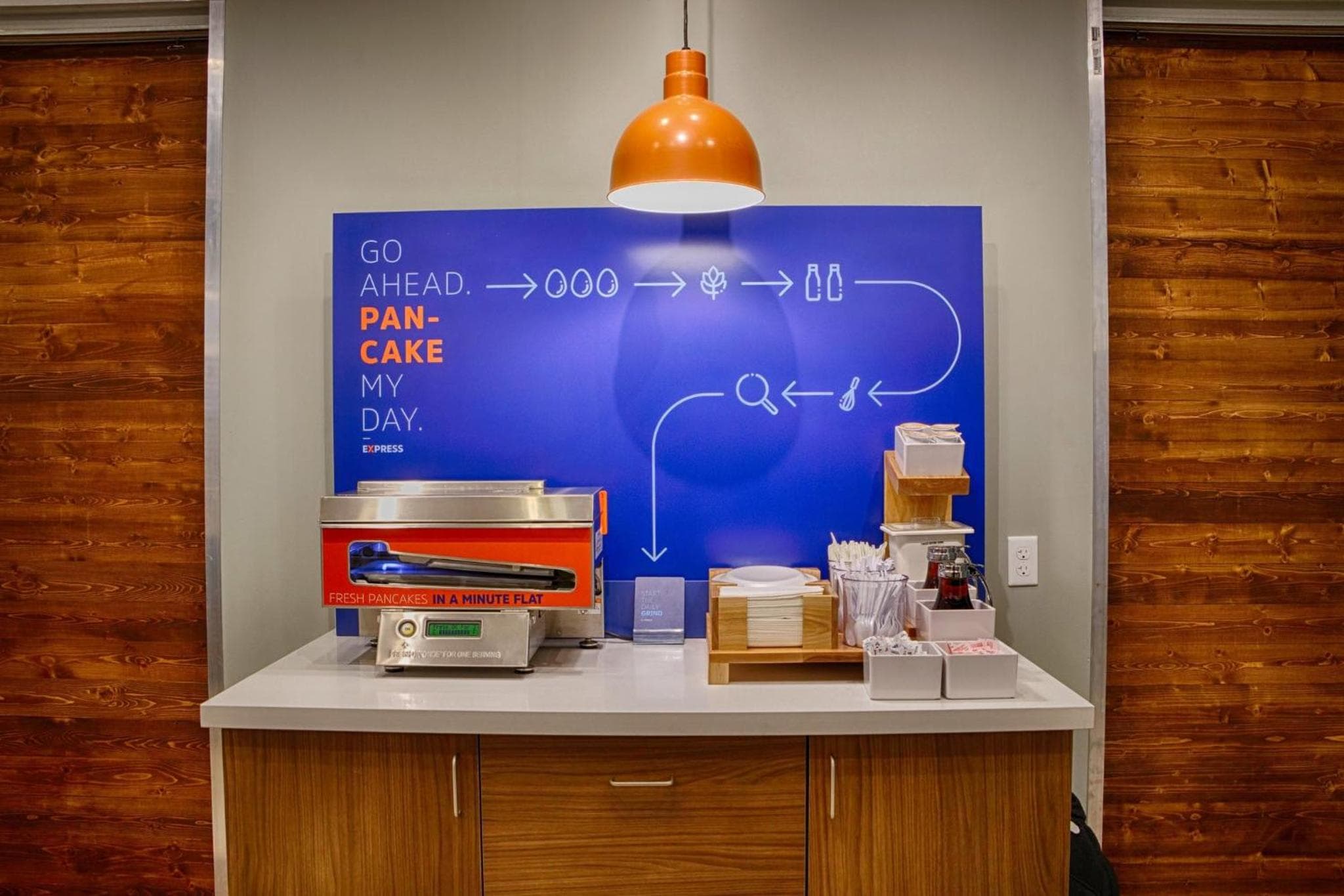 Holiday Inn Express & Suites Toronto Airport South by IHG