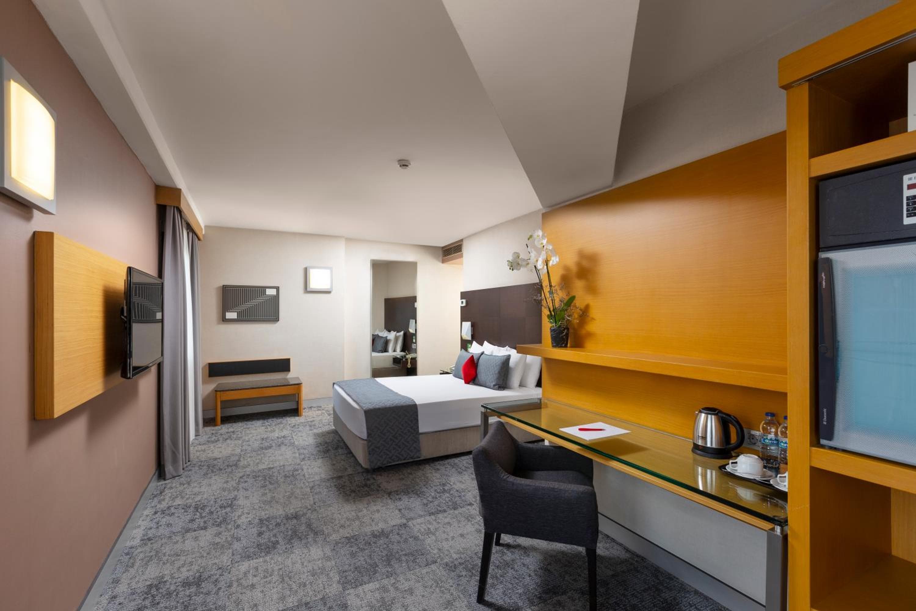 Nippon Hotel