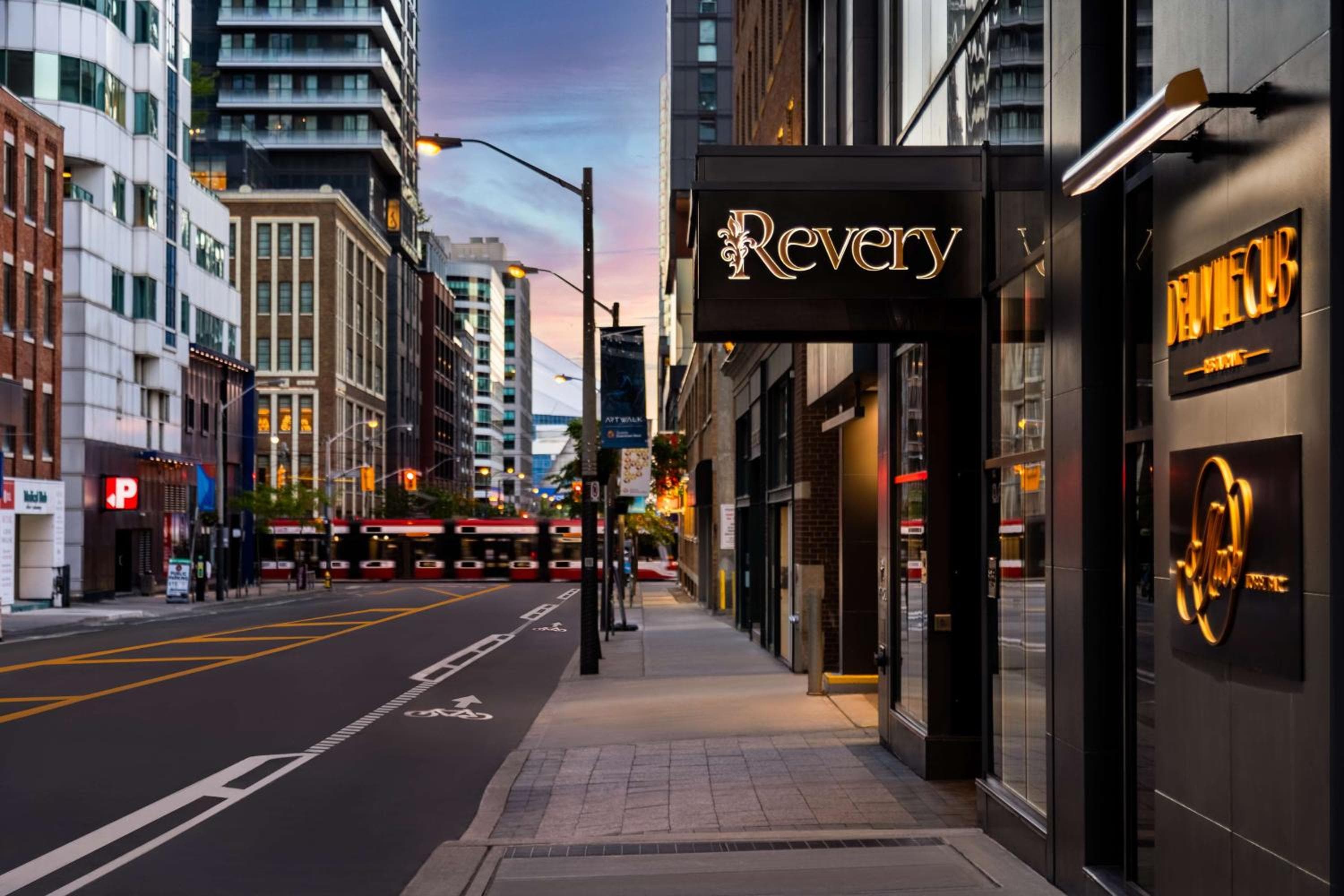 Revery Toronto Downtown, Curio Collection by Hilton: building