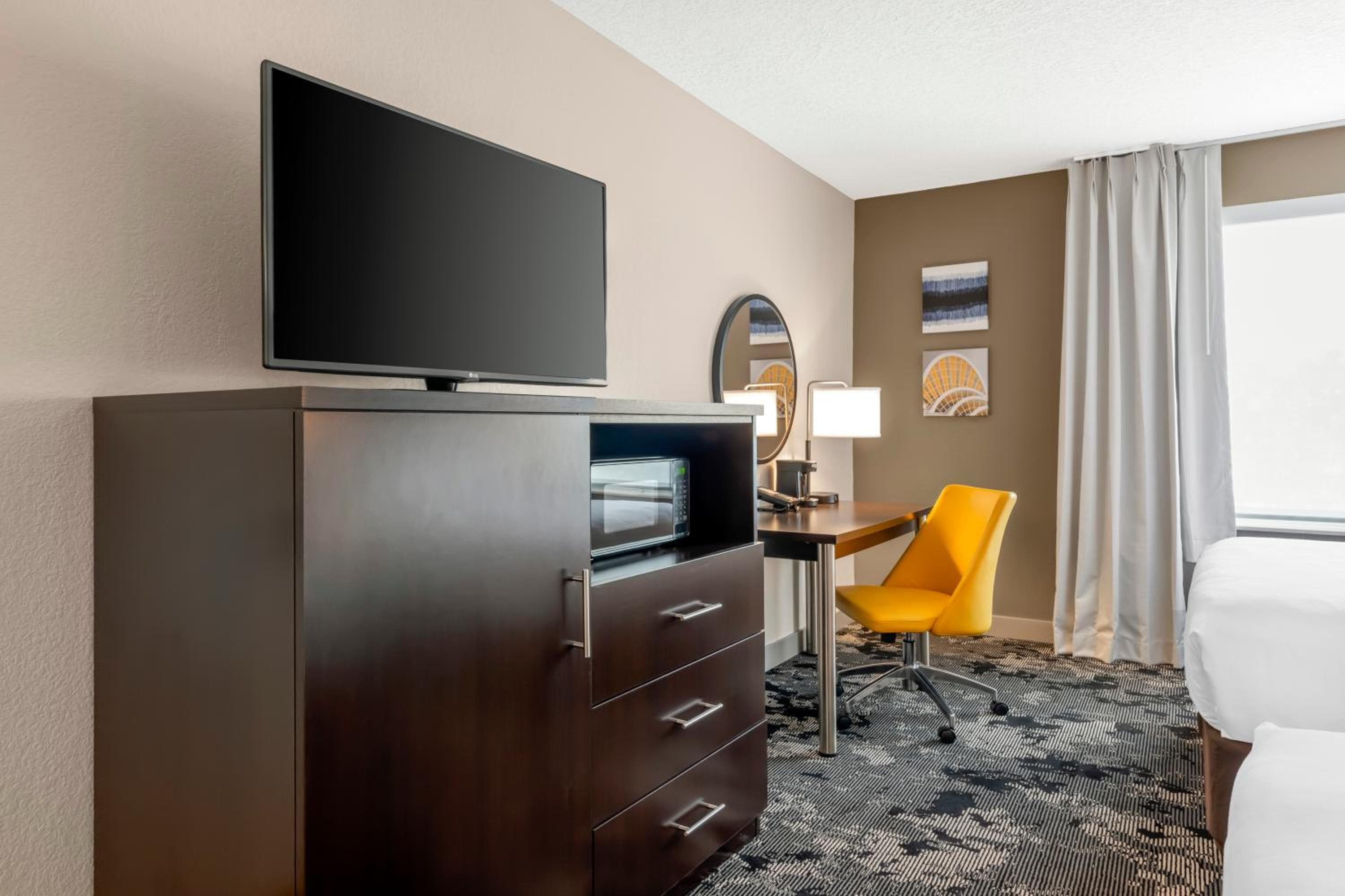 City Express by Marriott Orlando International Drive: hotel room
