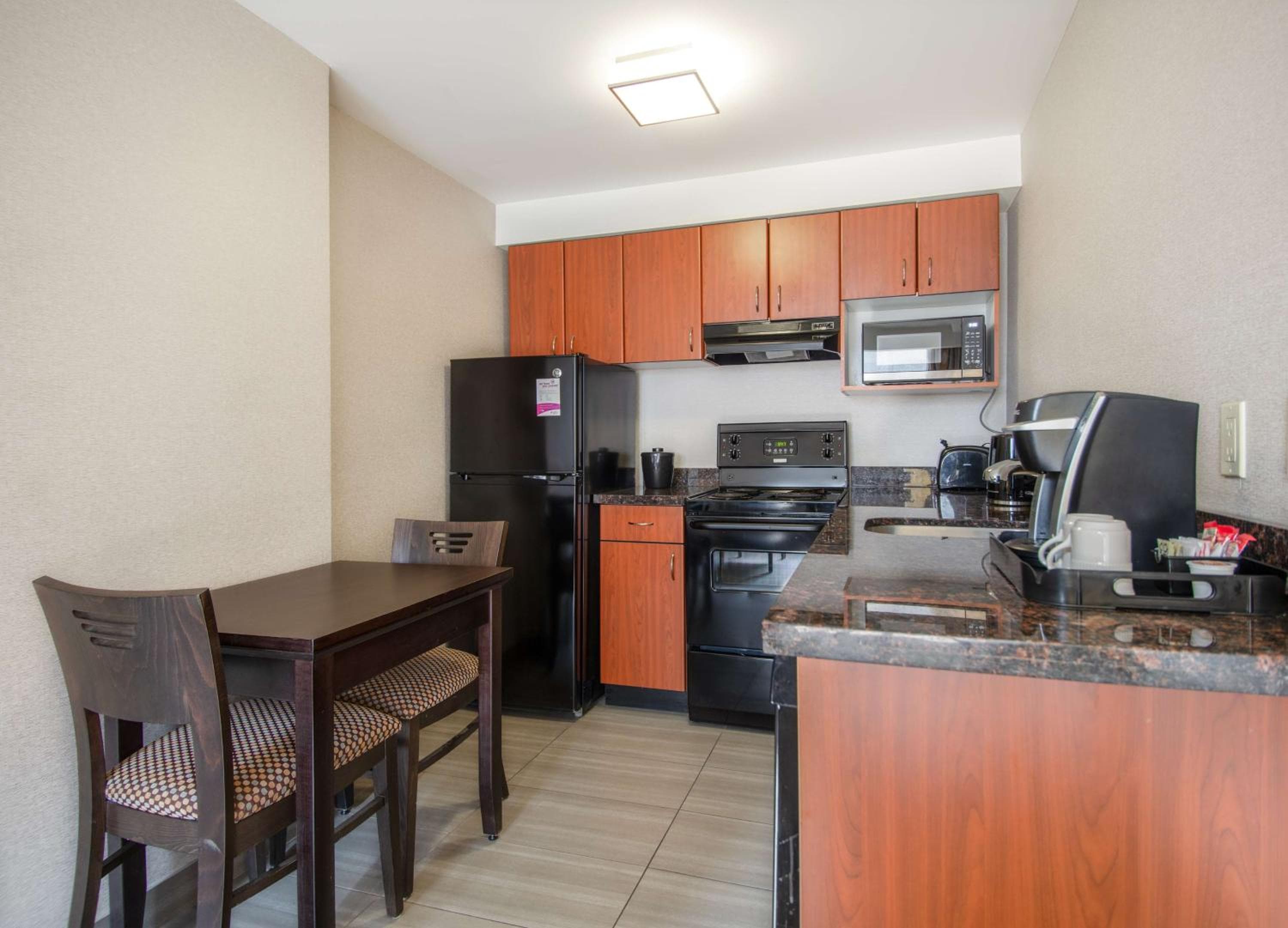 Coast Calgary Downtown Hotel & Suites by APA