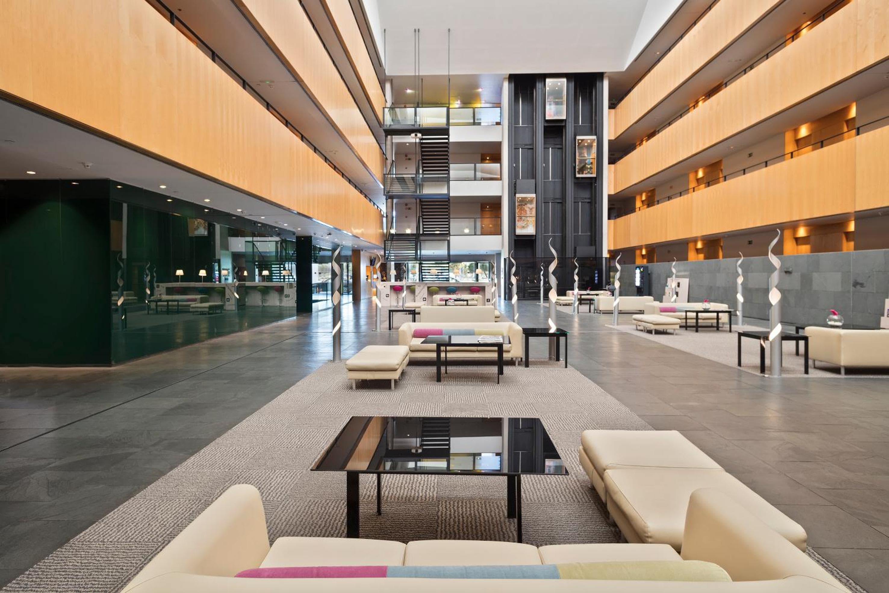 INNSiDE by Meliá Barcelona Aeropuerto: recepcion & lobby