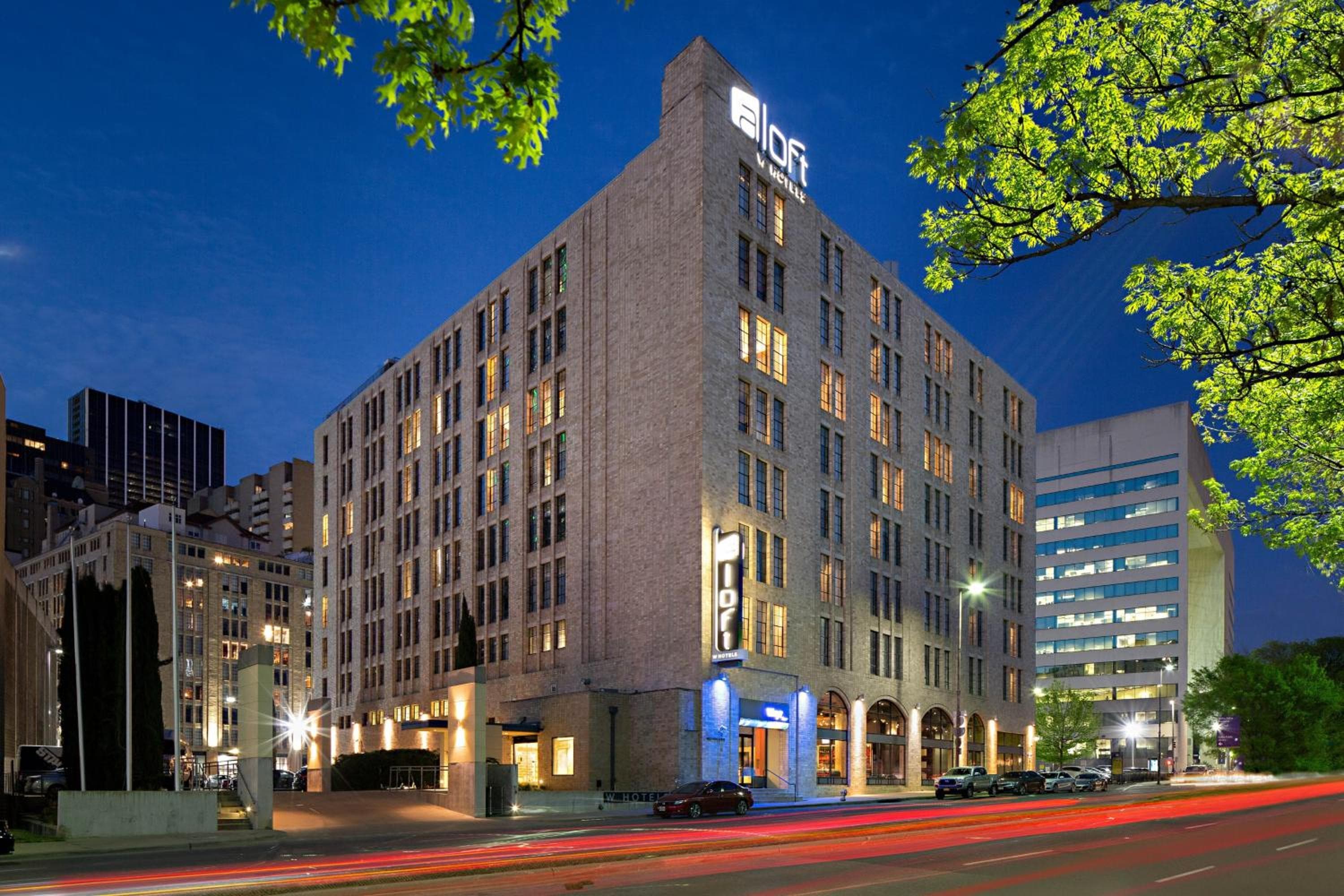 Aloft by Marriott Dallas Downtown: building