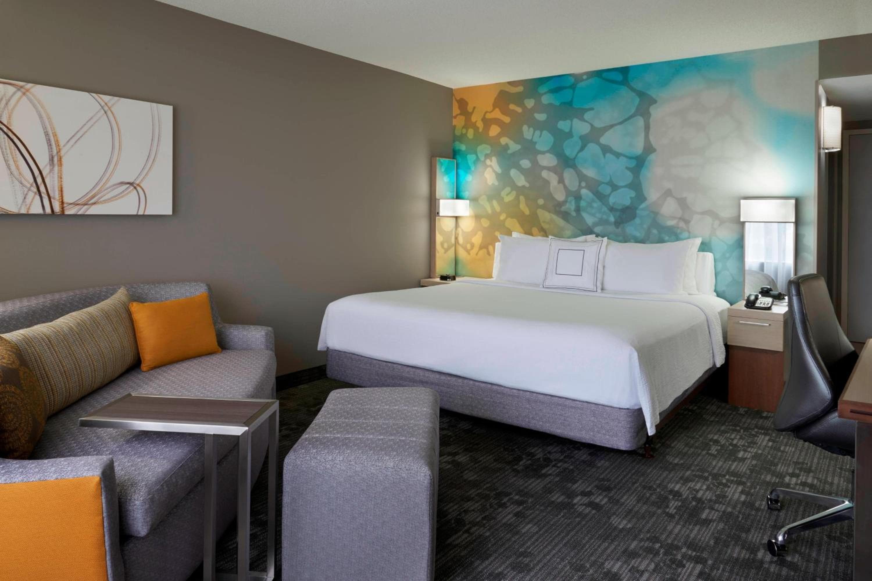 Courtyard by Marriott Toronto Airport