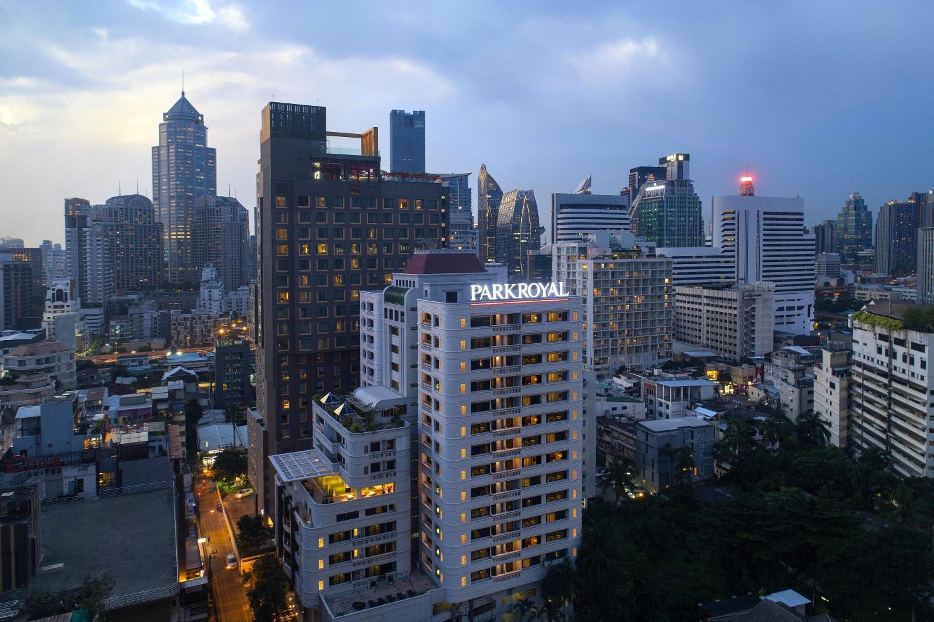 PARKROYAL Suites Bangkok: building