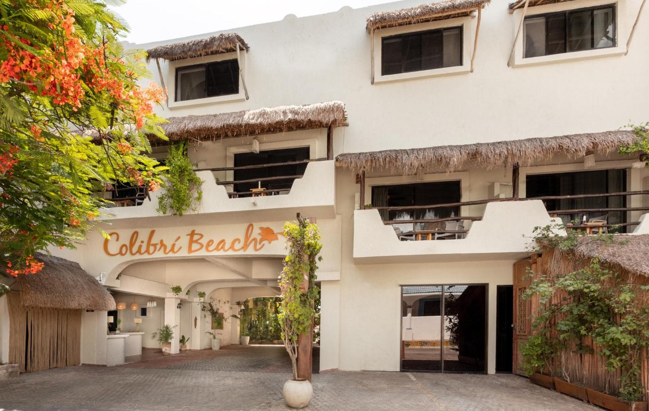 Hotel Casa Colibri: building
