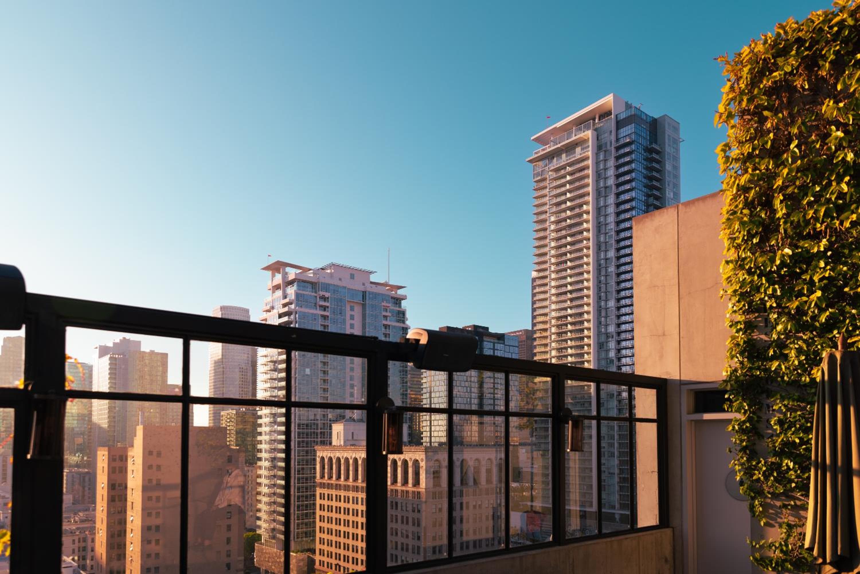 STILE Downtown Los Angeles: balance & terrace