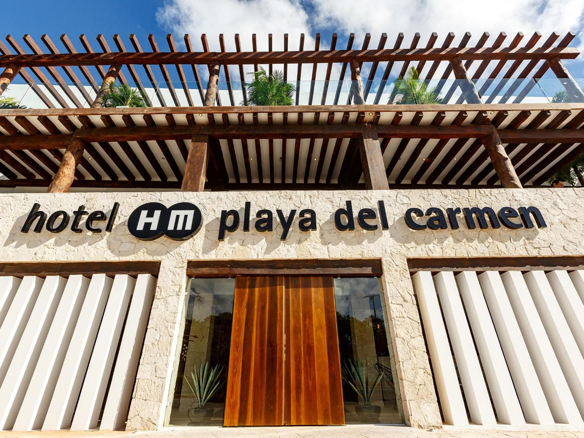 HM Playa del Carmen: building