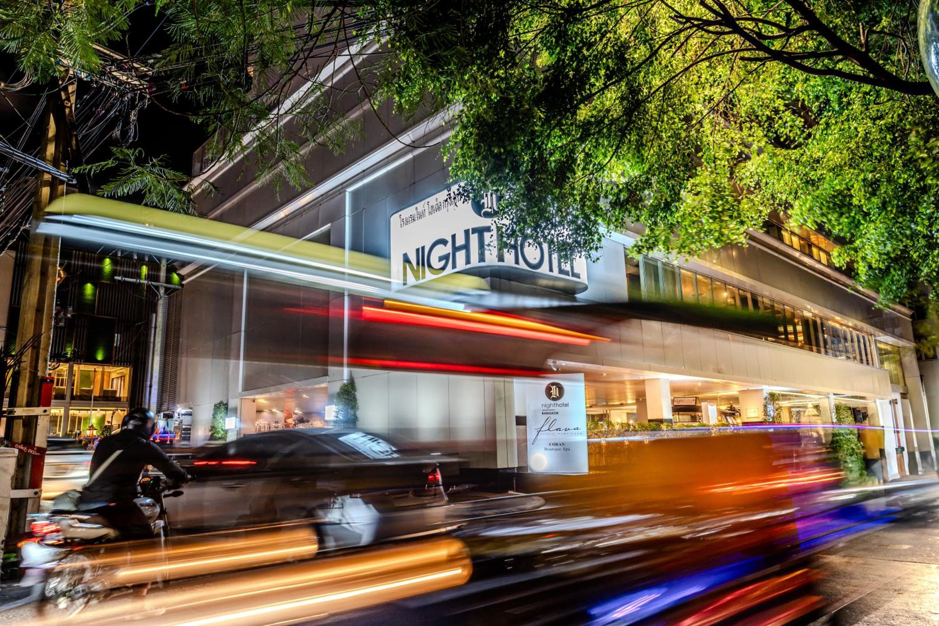 Night Hotel Bangkok - Asoke Sukhumvit 15: building