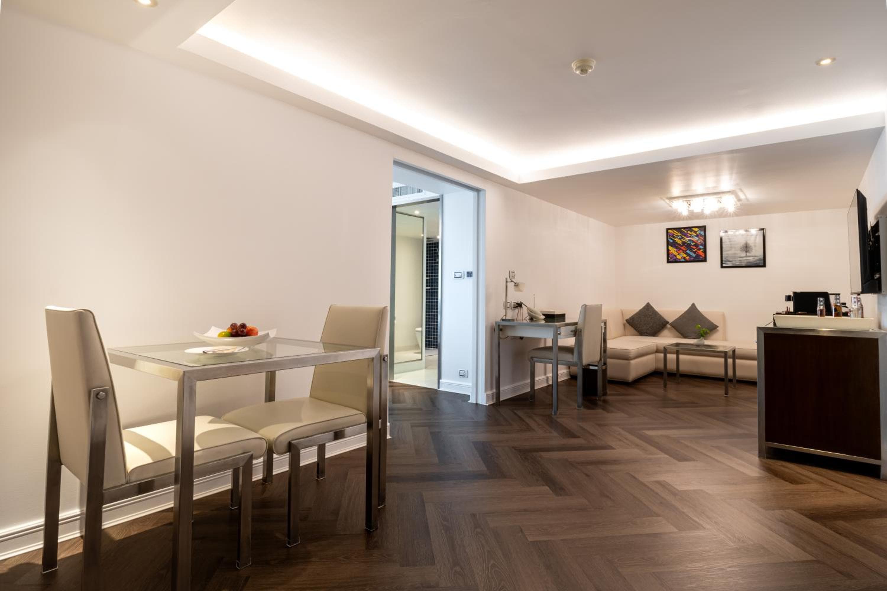 Night Hotel Bangkok - Asoke Sukhumvit 15