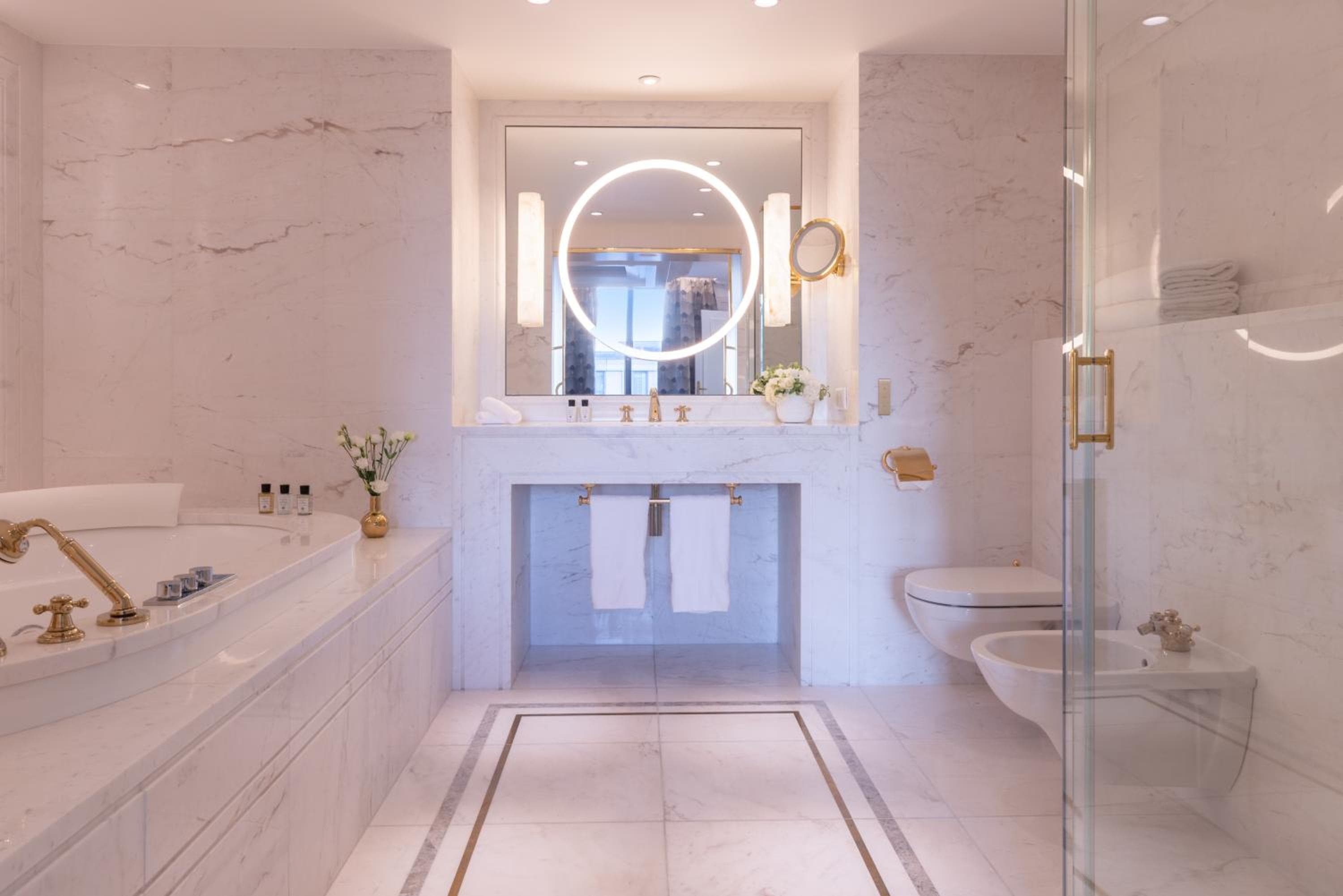 L'Hôtel du Collectionneur Paris: bathroom